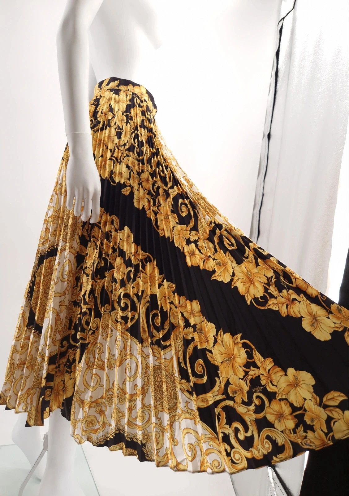Versace Versace Mainline Baroque Pleated Silk Maxi Skirt Size 26" / US 2 / IT 38 - 1 Thumbnail