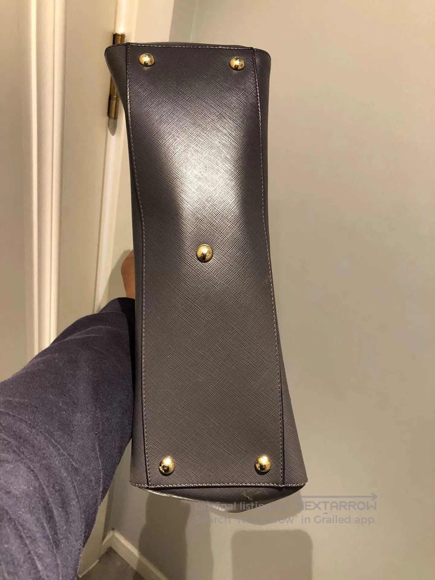 Salvatore Ferragamo Ferragamo Bow Chain Handbag. Size ONE SIZE - 4 Thumbnail