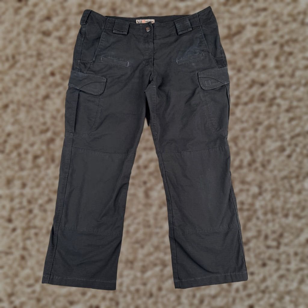 Vintage 5.11 Tactical Pants Women 12 Black Cargo Straight Pants 34x26 Womens Regular 5.11 Tactical Size 34" / US 12 / IT 48 - 1 Thumbnail