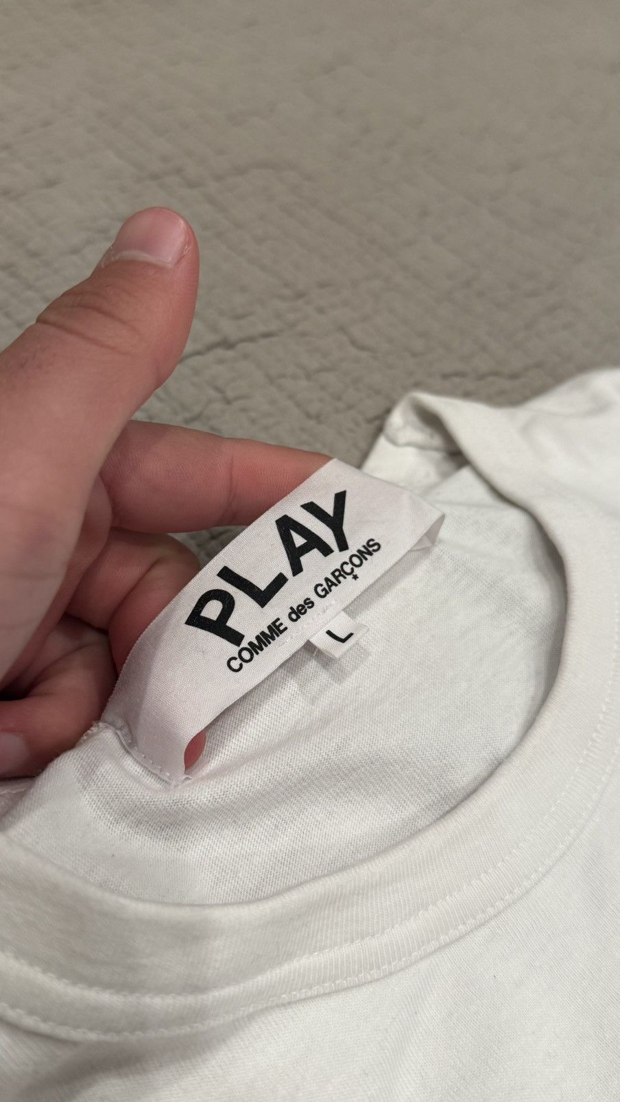 Comme des Garcons PLAY PLAY COMME DES GARCONS White/Black Heart Tee (Size L) Size US L / EU 52-54 / 3 - 4 Thumbnail