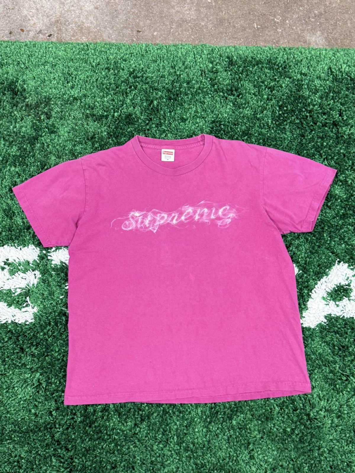 Supreme Supreme Pink Smoke Logo Tee Medium FW19 Tee Size US M / EU 48-50 / 2 - 1 Thumbnail