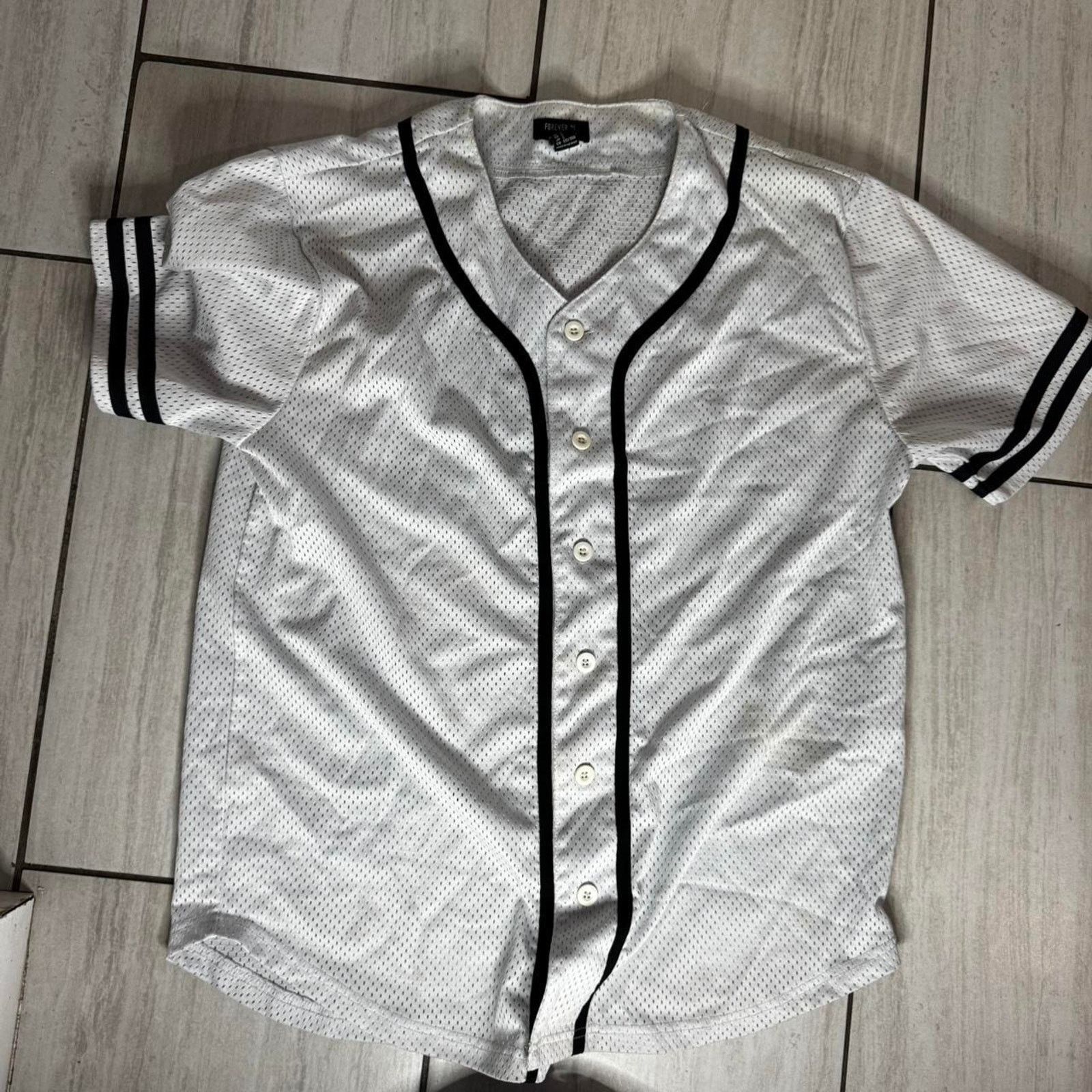 Forever 21 White & Black Baseball Jersey from Forever 21 Men's Small Size US S / EU 44-46 / 1 - 1 Thumbnail