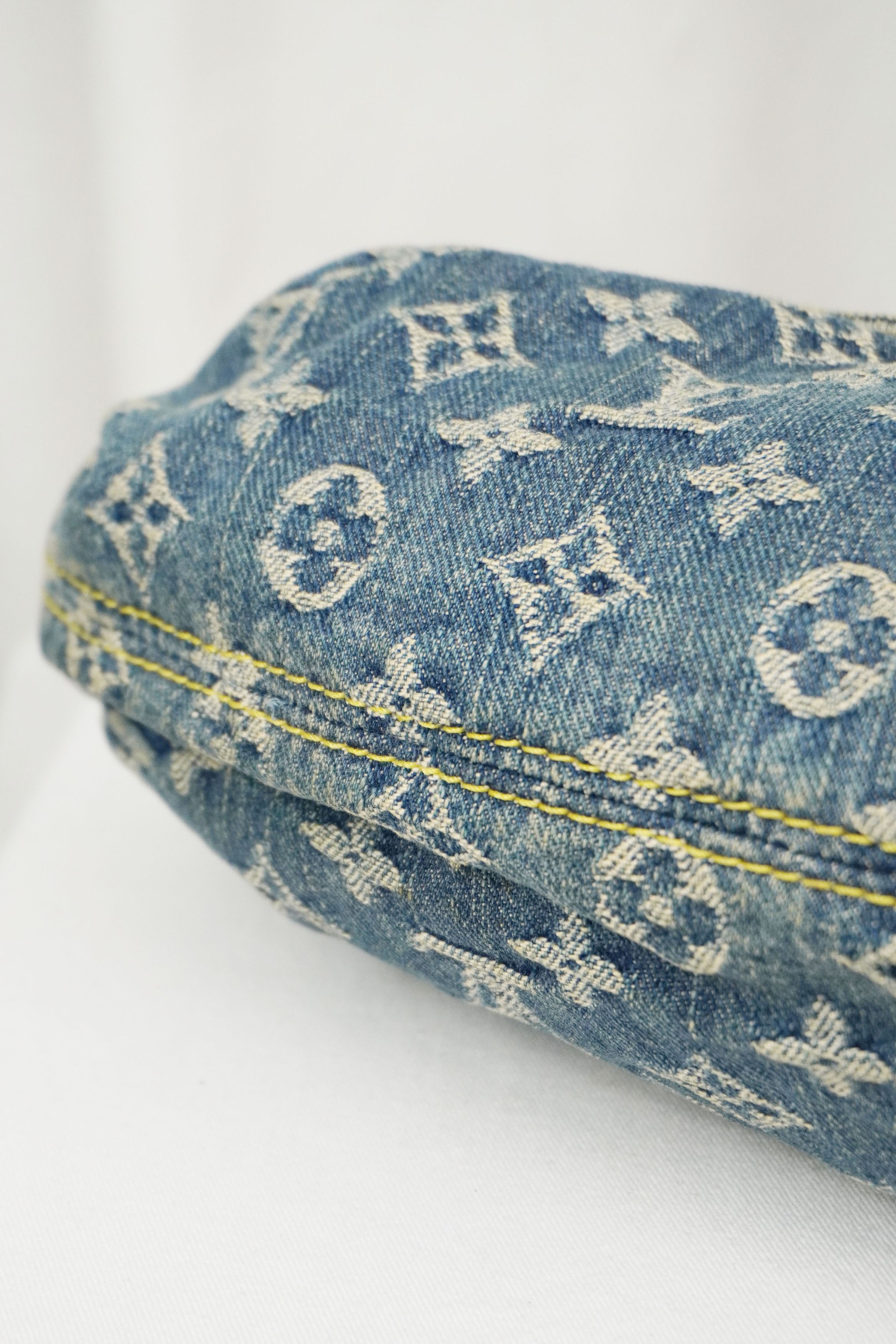 Louis Vuitton Louis Vuitton Denim Pleaty Shoulder Bag Size ONE SIZE - 11 Thumbnail