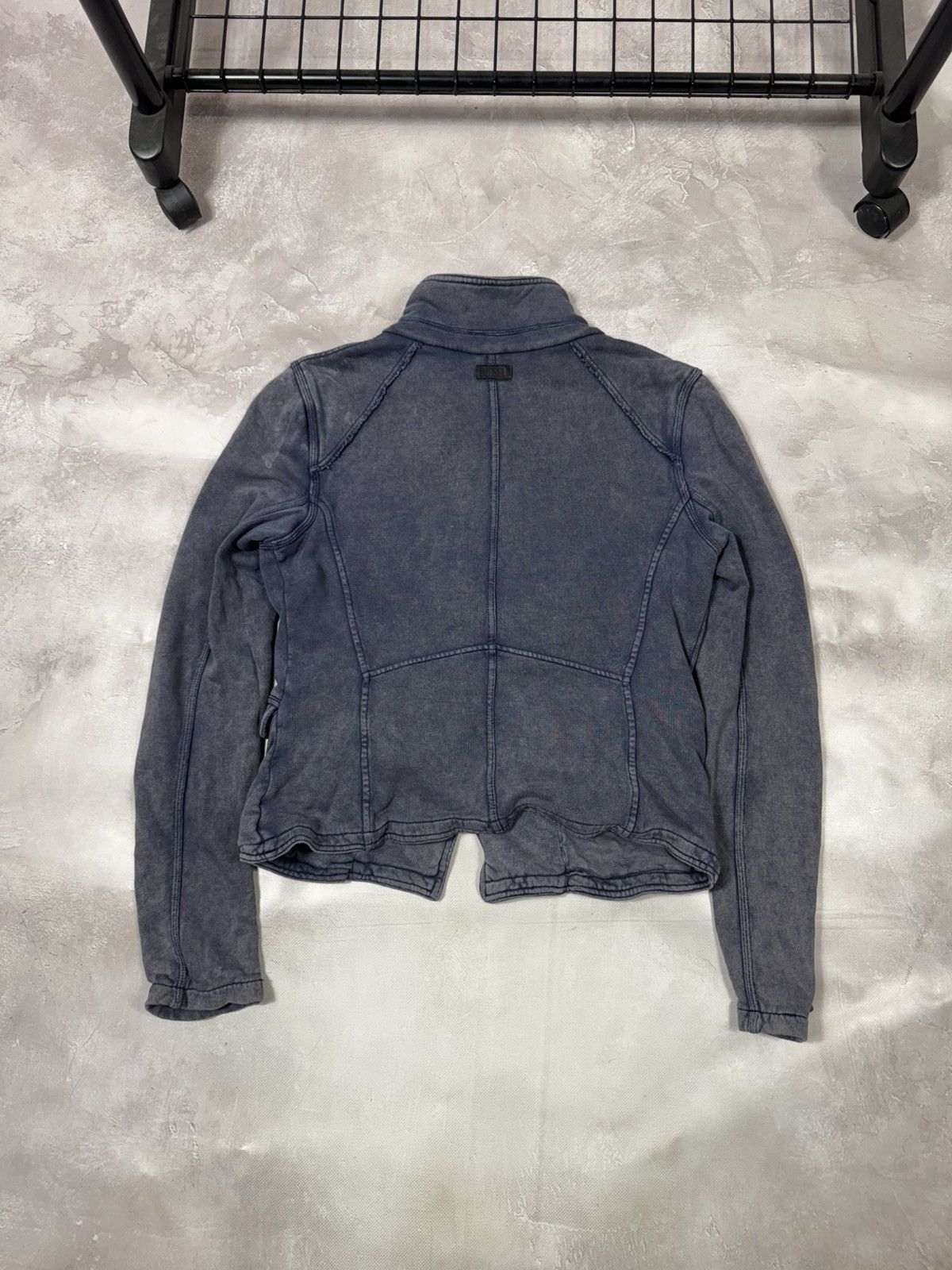 Diesel Vintage Diesel Avant-Garde Distressed Effect Women's Blazer Size L / US 10 / IT 46 - 11 Thumbnail