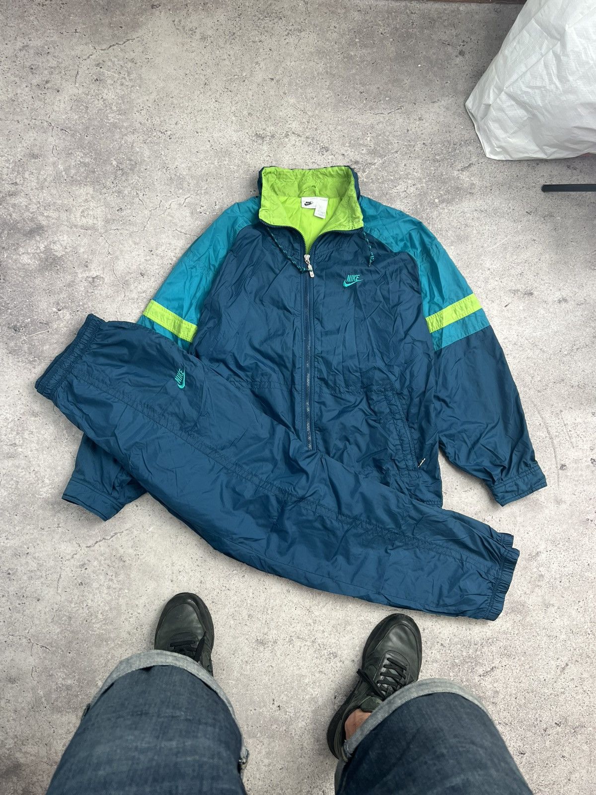 Nike Rare Nike big logo vintage suit y2k drill size L Size US L / EU 52-54 / 3 - 1 Thumbnail