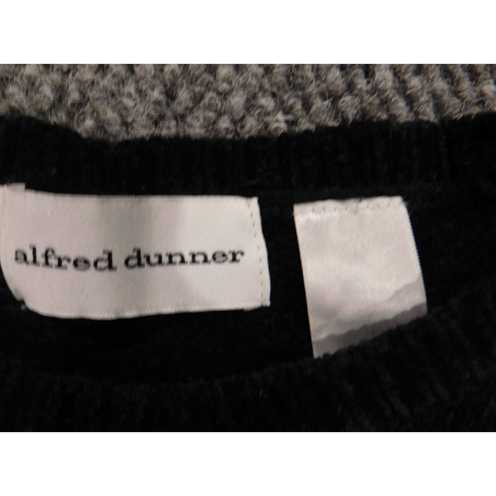Vintage Alfred Dunner Womens Sweater Medium Black Crewneck Pullover Knit Style Pullover Casual Regular Size M Size M / US 6-8 / IT 42-44 - 5 Thumbnail