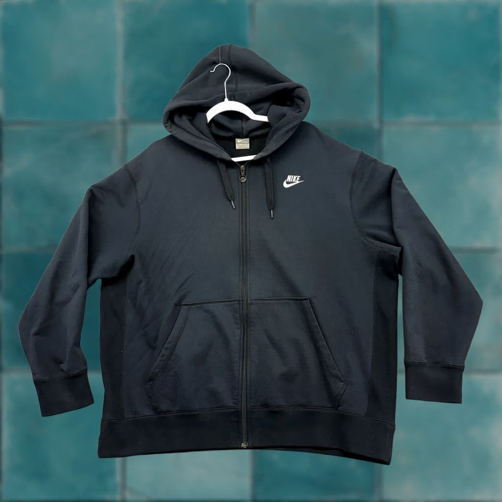Nike VINTAGE Nike Full Zip Hoodie Black Silver Tag Embroidered XXL Hoodie Men Size US XXL / EU 58 / 5 - 1 Thumbnail