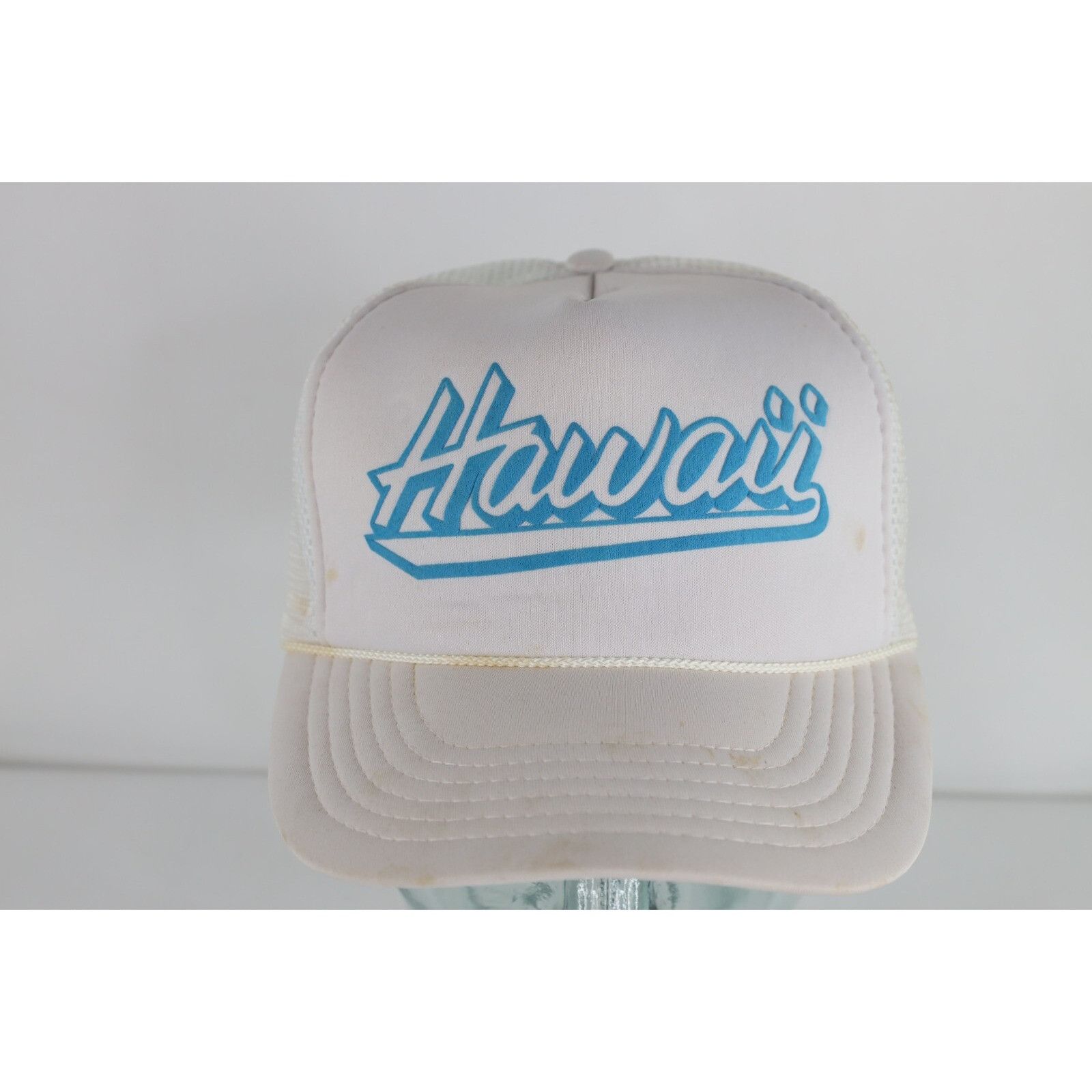 Vintage Vintage 80s Streetwear Spell Out Script Hawaii Trucker Hat Size ONE SIZE - 1 Thumbnail