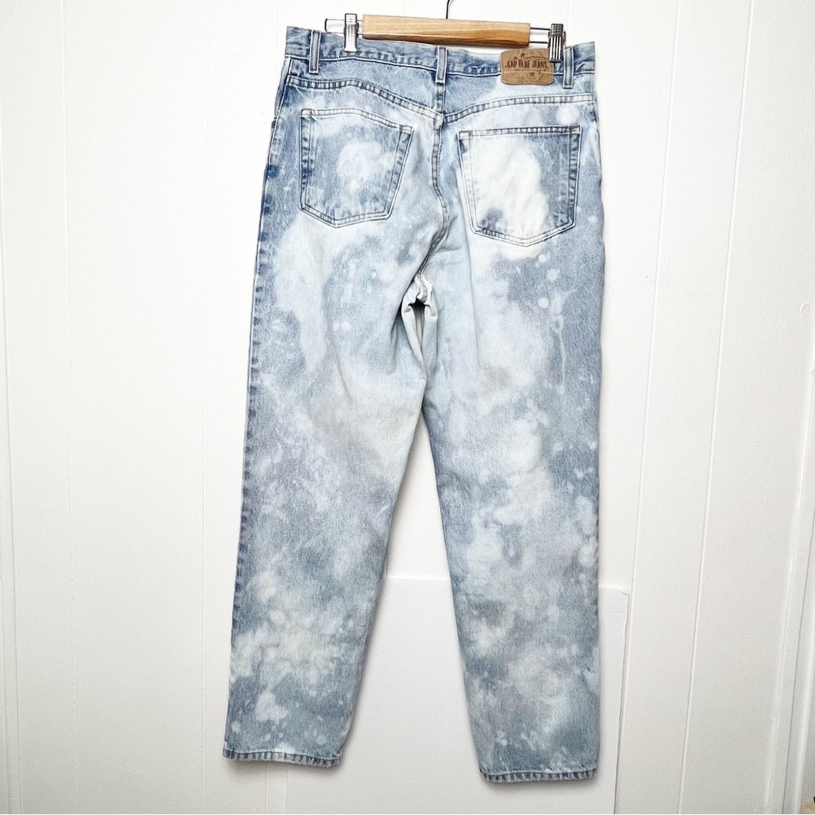Gap Gap Distressed Marble Bleached Upcycled High Waist Mom Jean Size 32" / US 10 / IT 46 - 4 Thumbnail