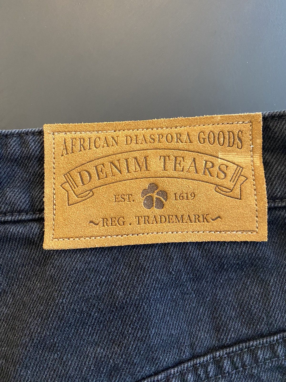 DENIM TEARS Denim Tears x Levi’s Cotton Wreath Jean Short Black Size US 36 / EU 52 - 3 Thumbnail