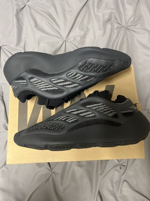 yeezy black reflective 700