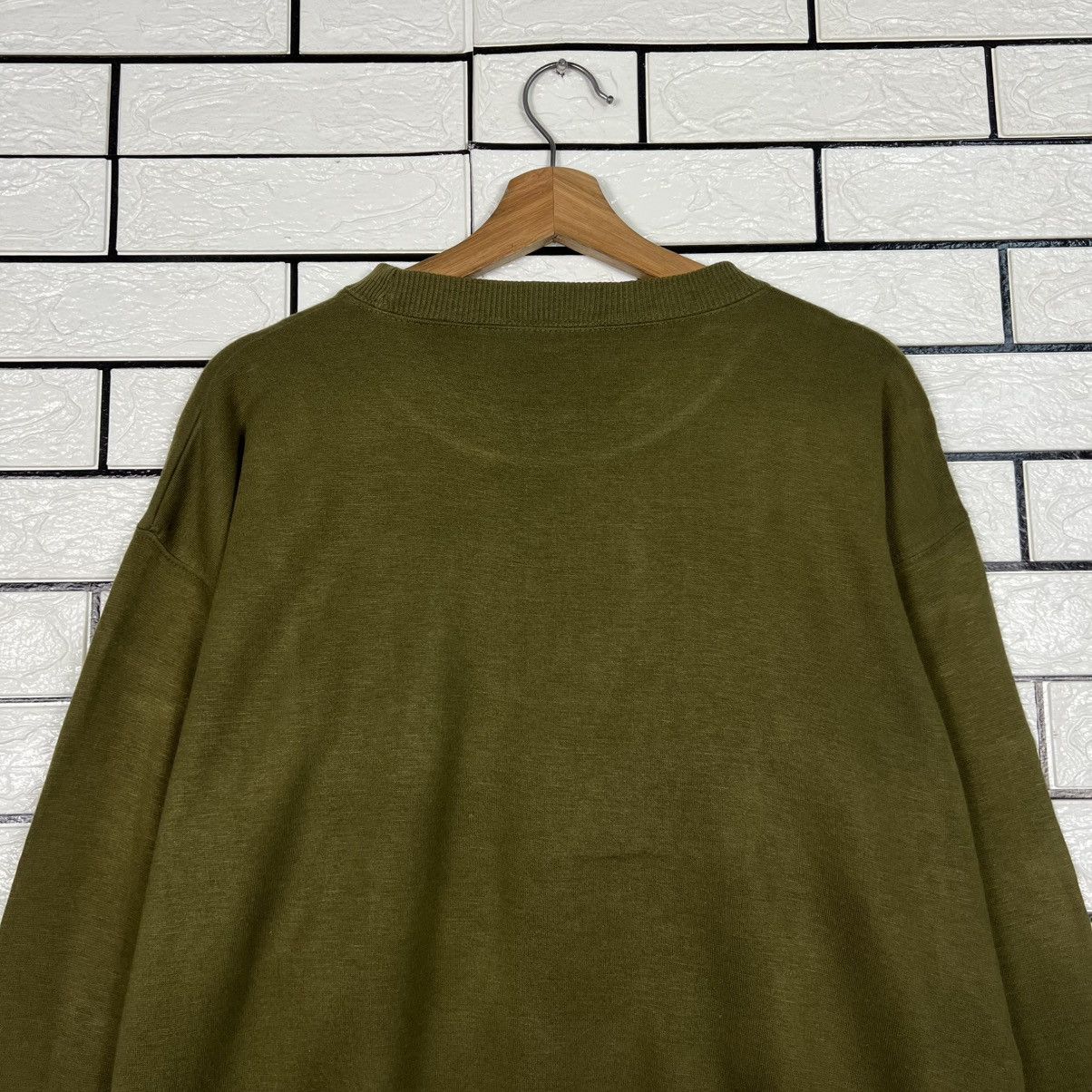 Hang Ten Vintage HANG TEN Small Logo Crewneck Sweatshirt #3989-C182 Size US L / EU 52-54 / 3 - 14 Thumbnail