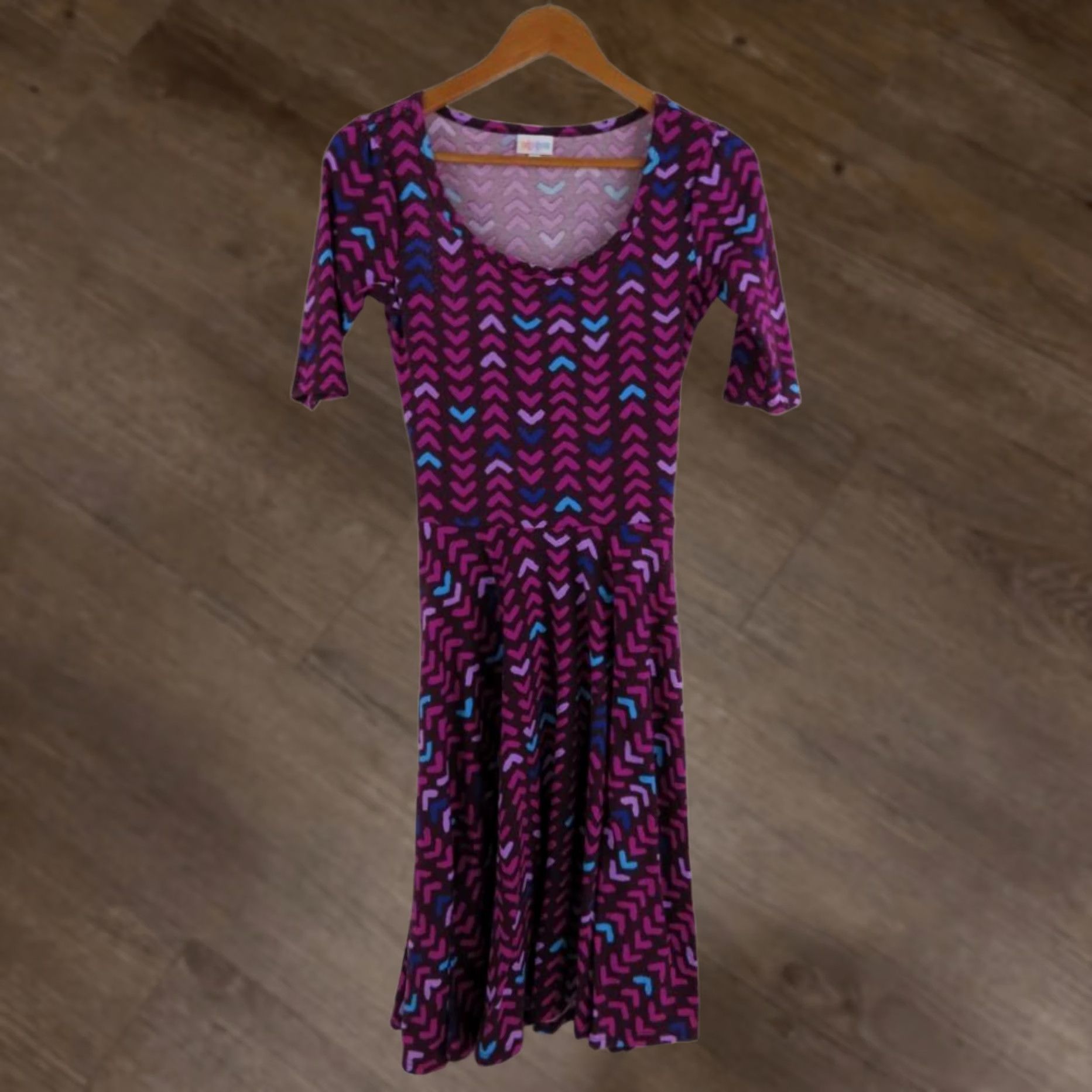 Vintage LuLaRoe Nicole Dress XS Pink Arrows Geometric A-Line Fit & Flare Womens Size XS) Size XS / US 0-2 / IT 36-38 - 1 Thumbnail