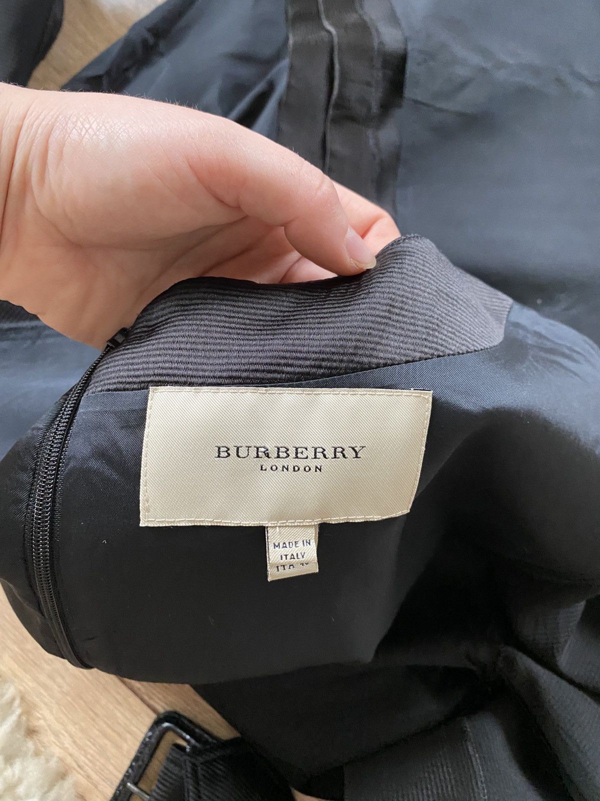 Burberry Burberry midi dress black elegant London USA 12 classy Size L / US 10 / IT 46 - 10 Thumbnail