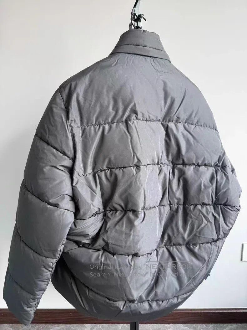 Balenciaga Balenciaga Gray double hook logo oversized down jacket Size S / US 4 / IT 40 - 2 Thumbnail