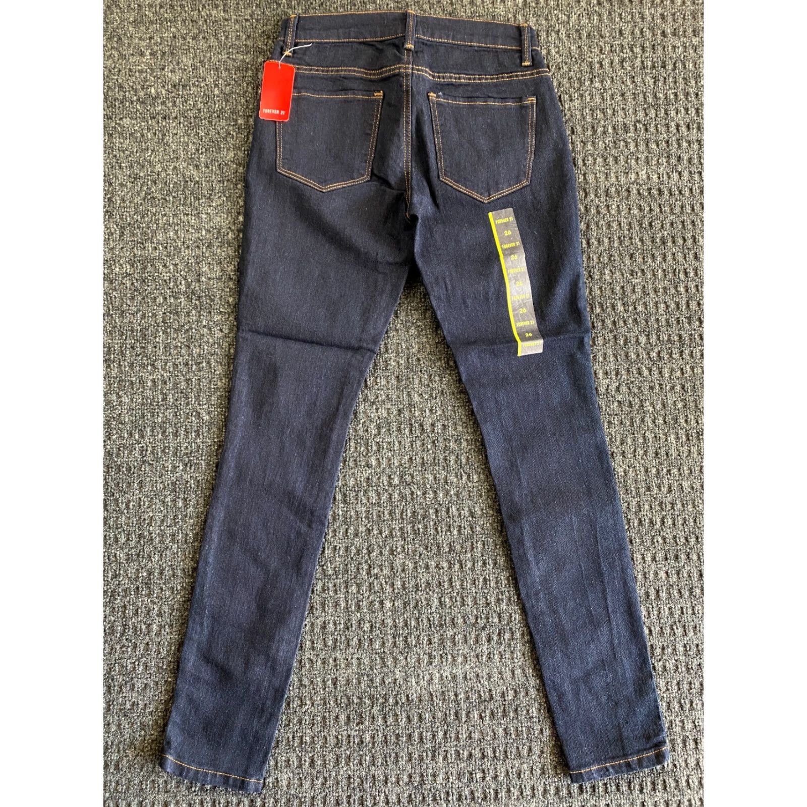 Forever 21 FOREVER 21 Jeans Women Indigo Denim Ankle Pant Skinny Stretch 26 New Denim Jeans Regular Low Rise 29 Inseam Blue Cotton Blend Stretch Size 26" / US 2 / IT 38 - 2 Thumbnail