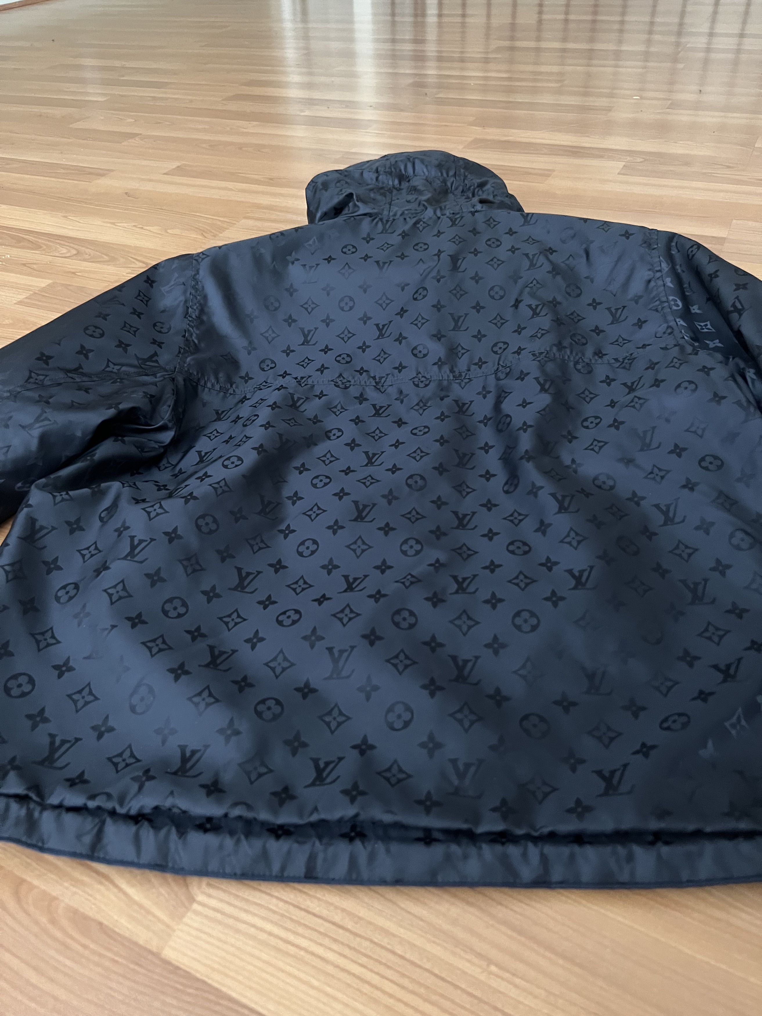 Louis Vuitton Mens Louis Vuitton Reversible Monogram Windbreaker Size US S / EU 44-46 / 1 - 3 Thumbnail