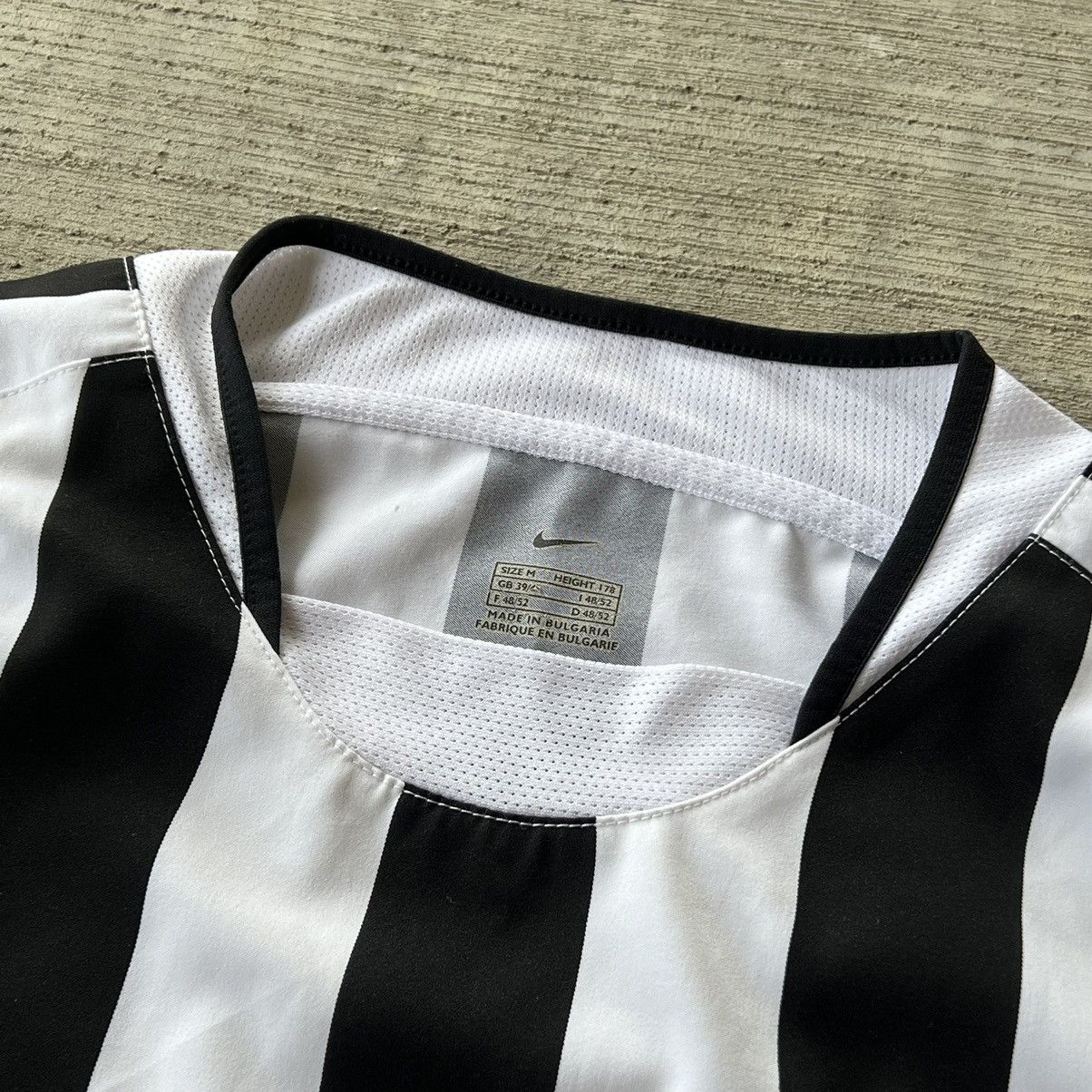 Vintage Nike Vintage Big Logo Juventus FastWeb T-Shirt Size US M / EU 48-50 / 2 - 4 Thumbnail