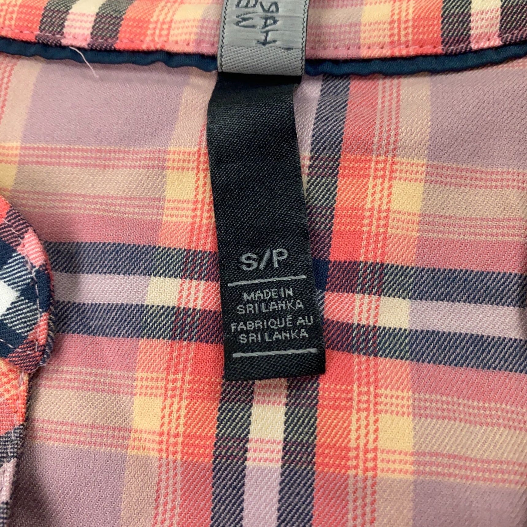 Mountain Hardwear VINTAGE Mountain Hardwear Stretchstone Pop Over Shirt Womens Small Pink Plaid Roll Tab Size S / US 4 / IT 40 - 3 Thumbnail