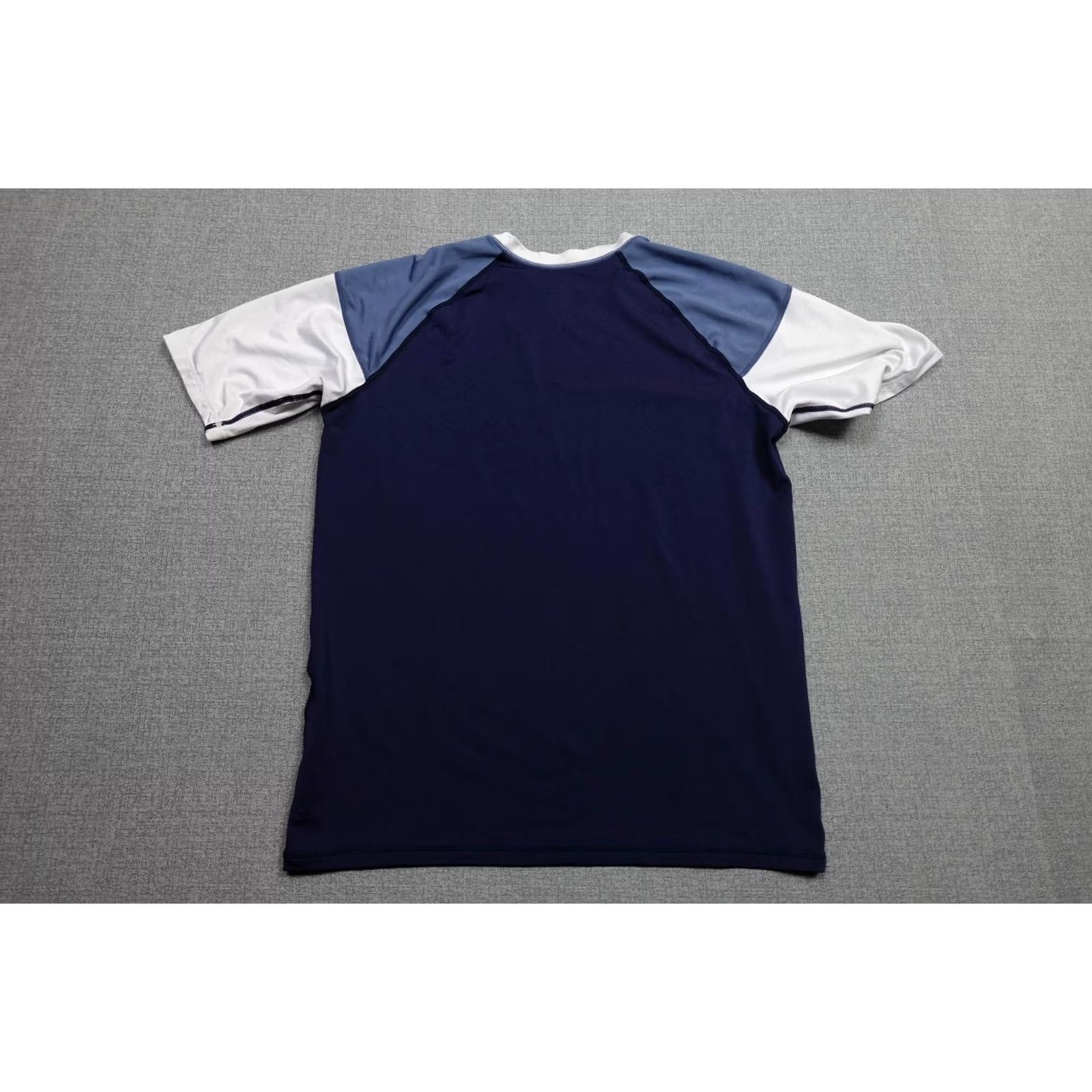 Nike Nike Shirt Mens M Blue White Colorblock Raglan Athletic Performance Tee Size US M / EU 48-50 / 2 - 4 Thumbnail