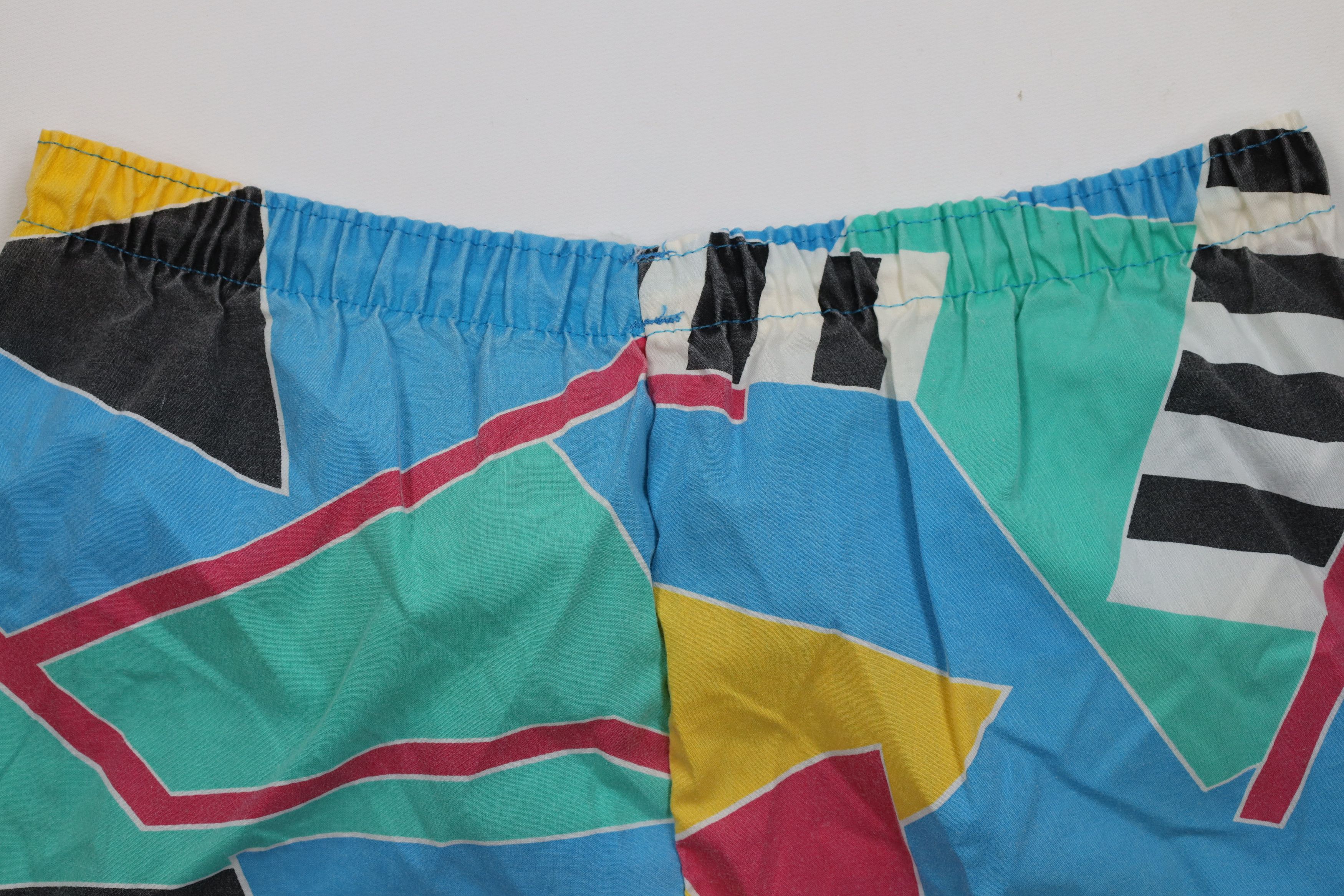 Vintage Vintage 80s 90s Streetwear Abstract Surf Surfing Shorts USA Size US 32 / EU 48 - 8 Thumbnail