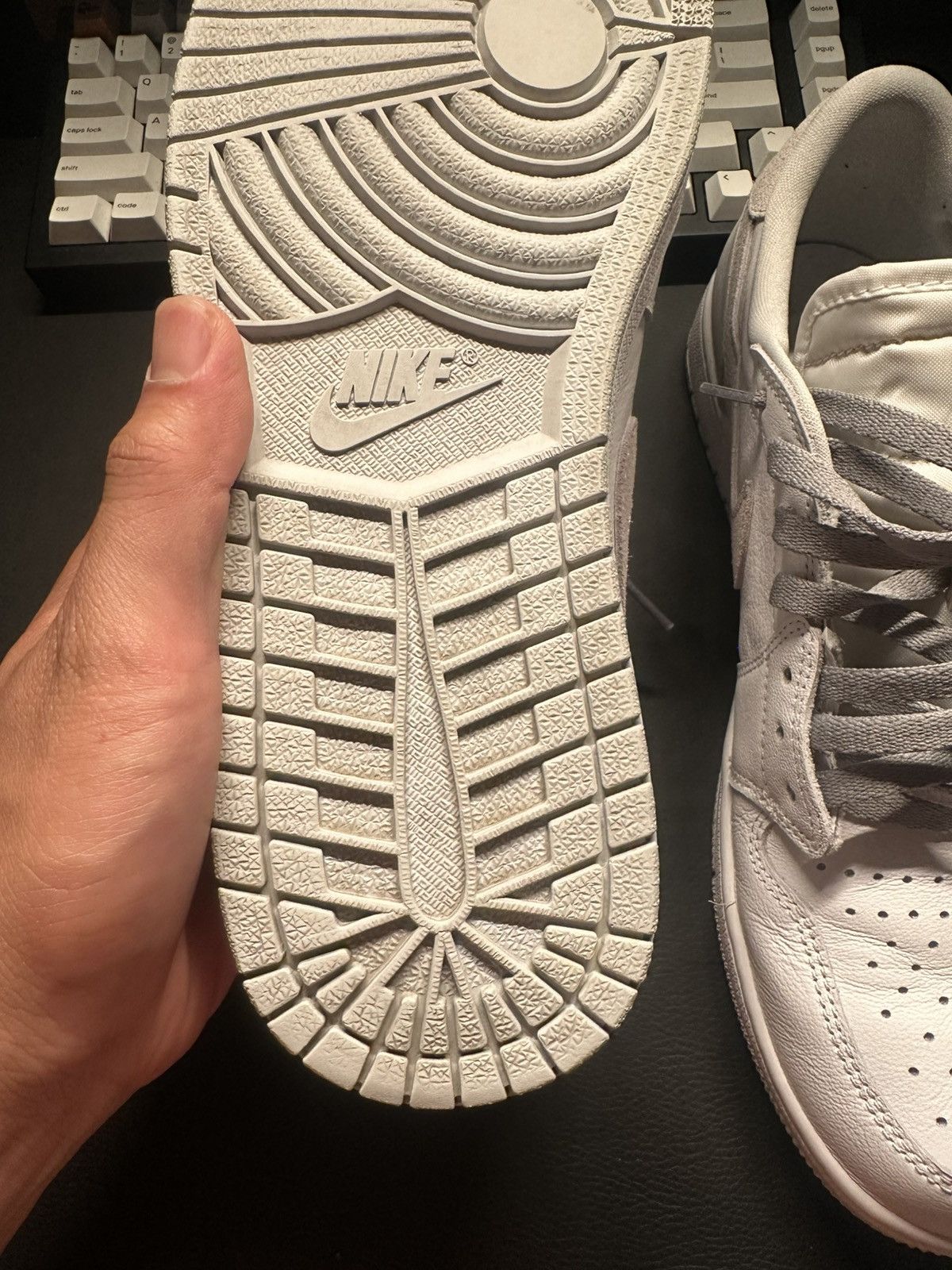 Jordan Brand × Nike Jordan 1 neutral grey 2021 Size US 11.5 / EU 44-45 - 8 Thumbnail