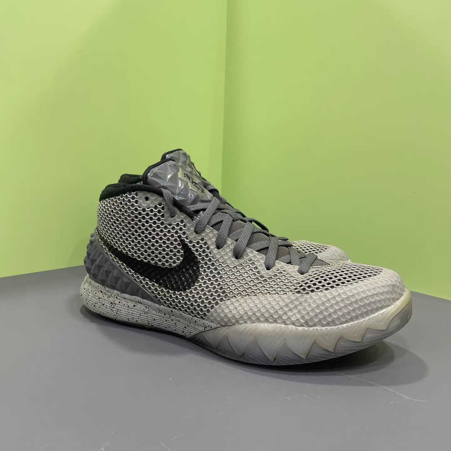 Nike Nike Kyrie 1 Basketball Shoes K15 Size US 12 / EU 45 - 3 Thumbnail
