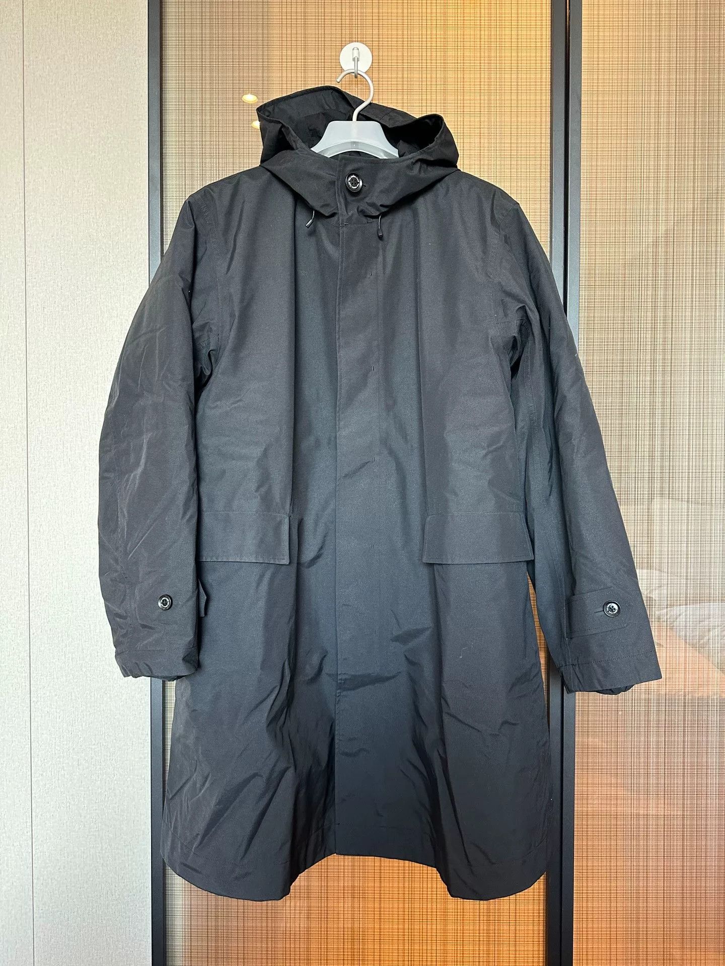 The North Face black gore-tex long men's jacket Size US XL / EU 56 / 4 - 1 Thumbnail