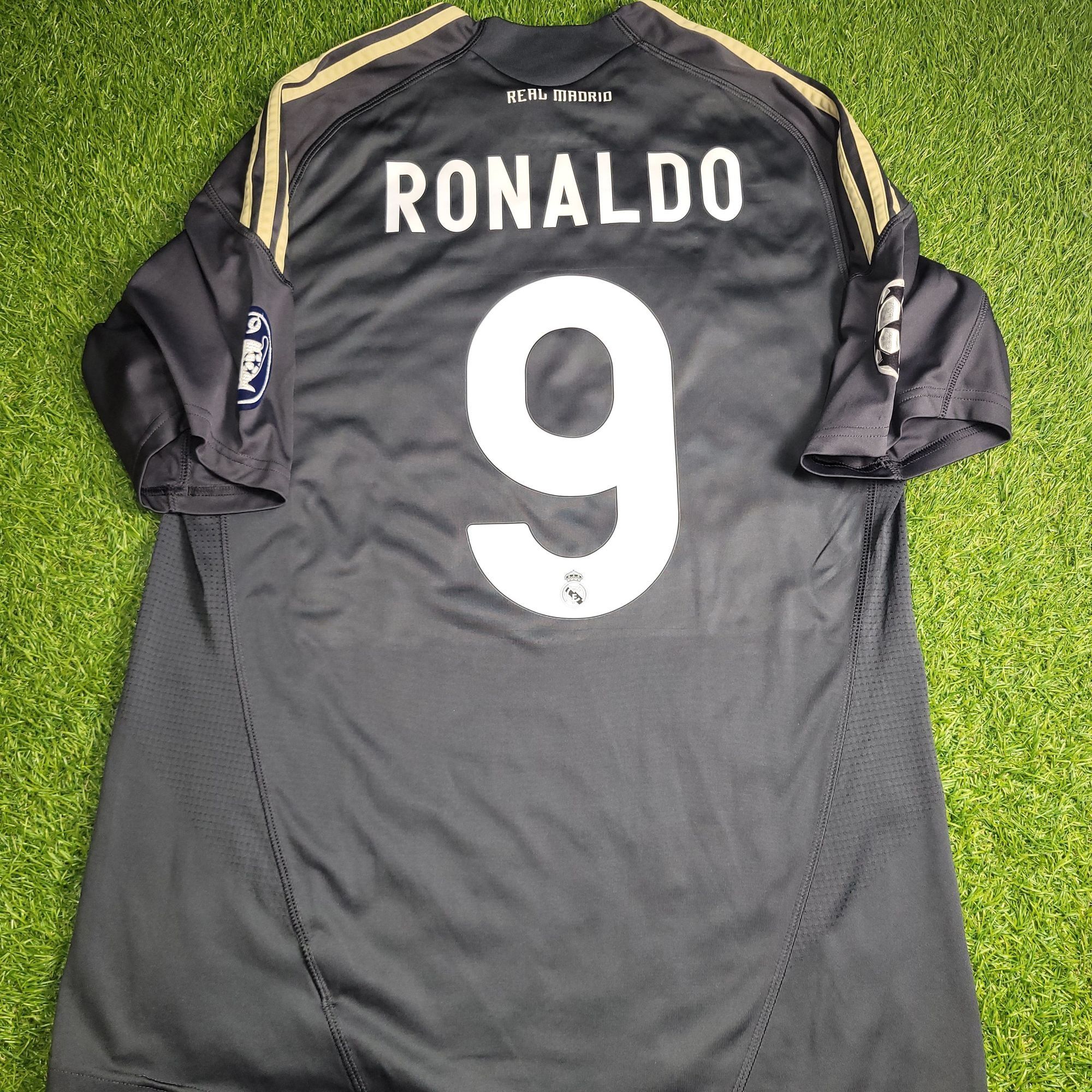 Adidas Ronaldo Real Madrid 2009 2010 DEBUT Third Soccer Jersey L Size US L / EU 52-54 / 3 - 1 Thumbnail