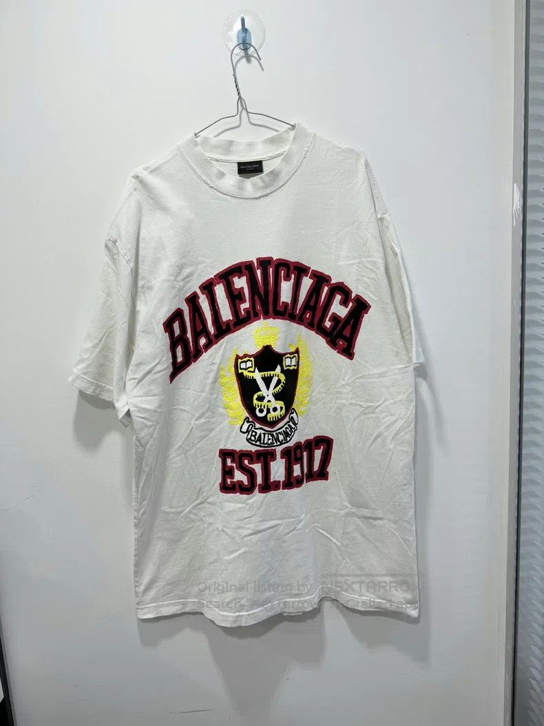 Balenciaga Balenciaga White Destruction Letter Short Sleeve Size S Size US S / EU 44-46 / 1 - 1 Thumbnail