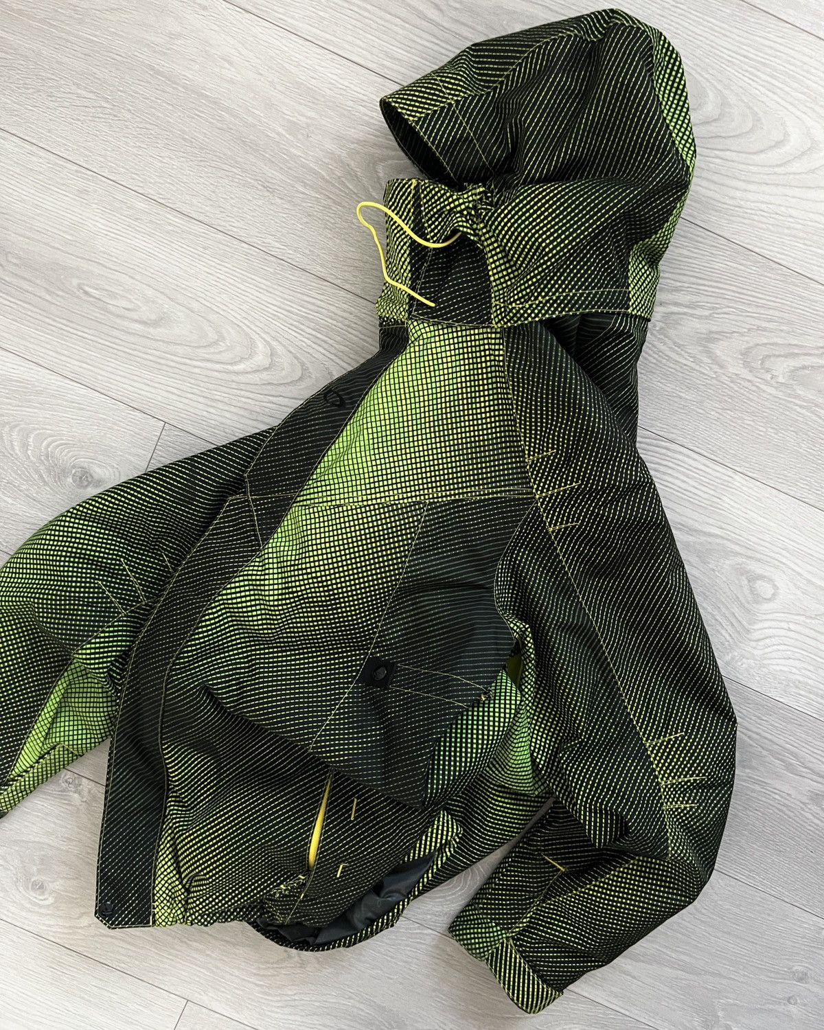 Oakley FW2010 Magnetic Hood 3D Holographic Print Waterproof Jacket Size US M / EU 48-50 / 2 - 10 Thumbnail