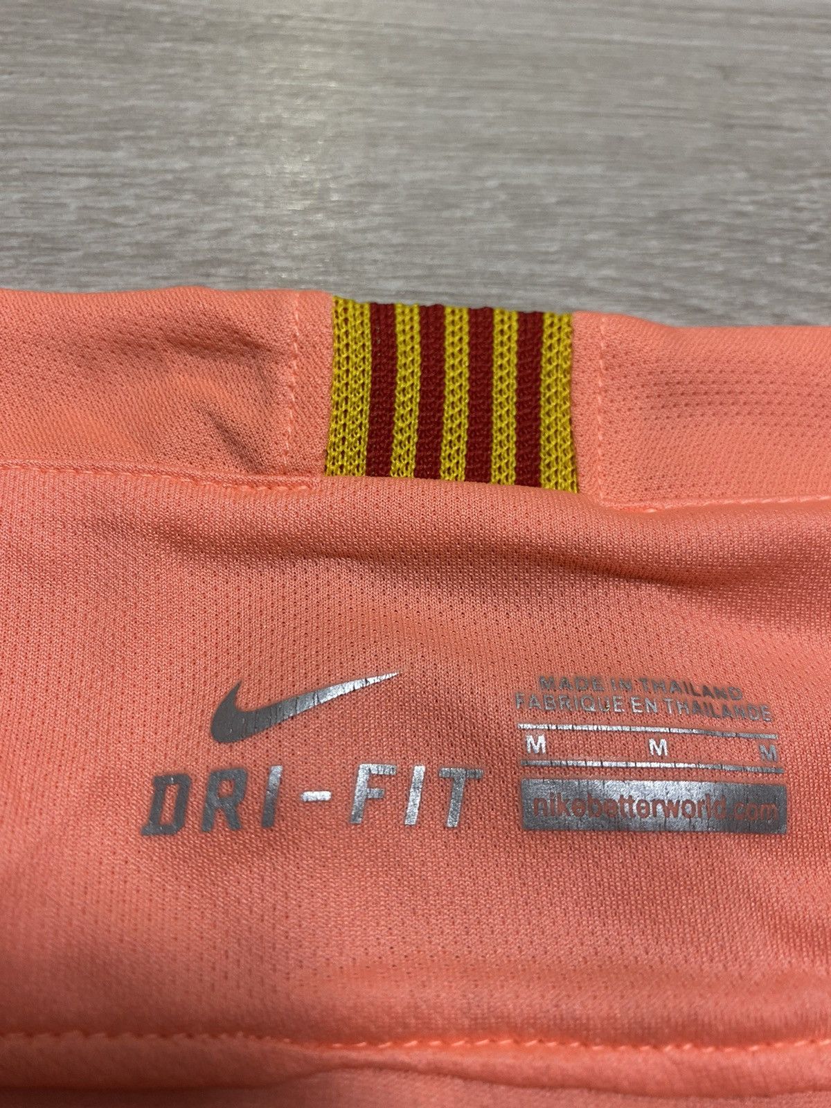 Nike BARCELONA 2018 2019 NIKE RARE FOOTBALL SHIRT SOCCER JERSEY Size US L / EU 52-54 / 3 - 4 Thumbnail