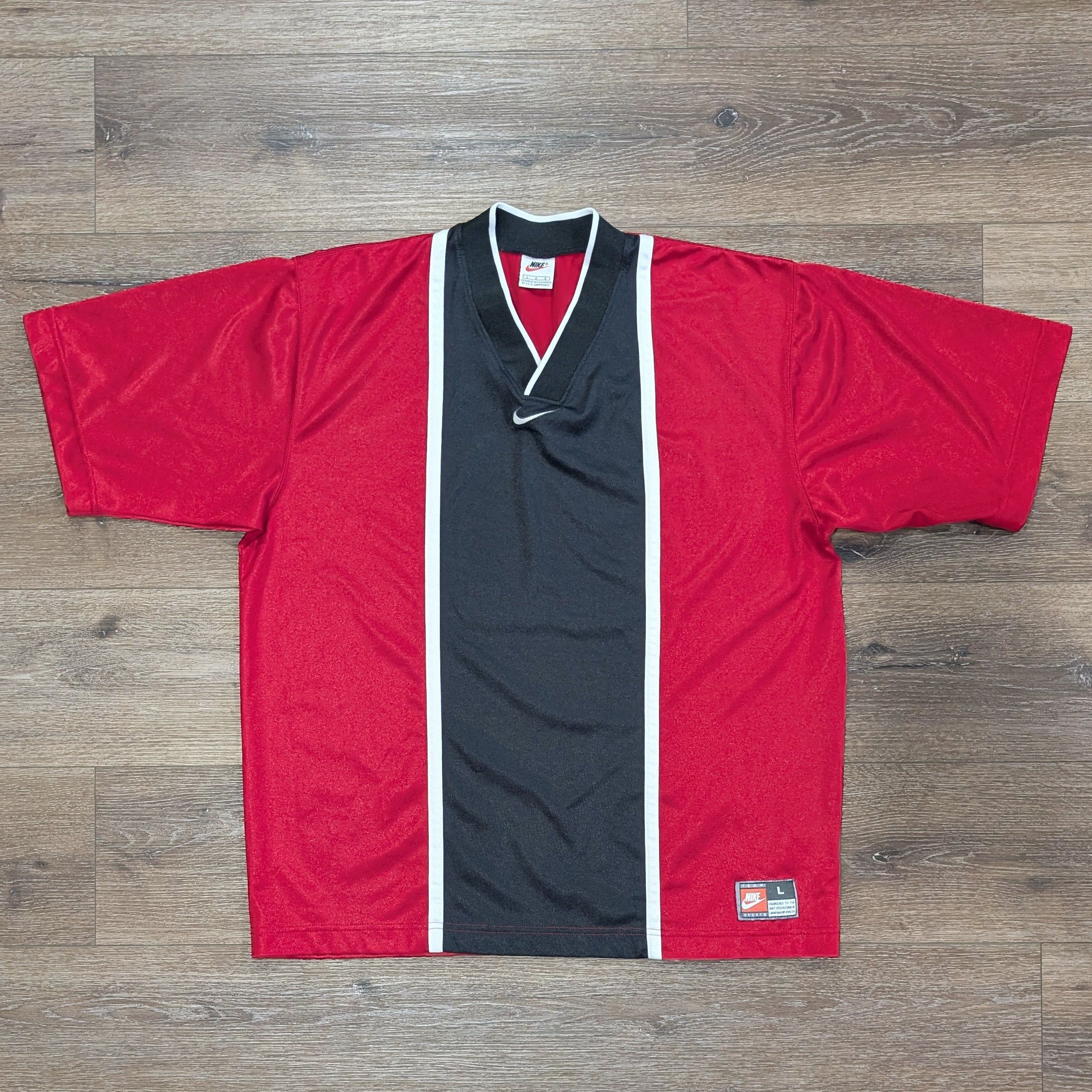 Nike × Vintage Vintage Nike 90s Center Swoosh striped soccer jersey Size US L / EU 52-54 / 3 - 1 Thumbnail