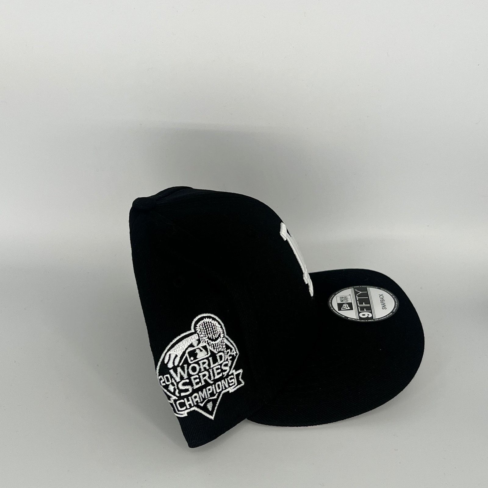New Era Black Los Angeles Dodgers 2024 World Series Champions Size ONE SIZE - 2 Thumbnail