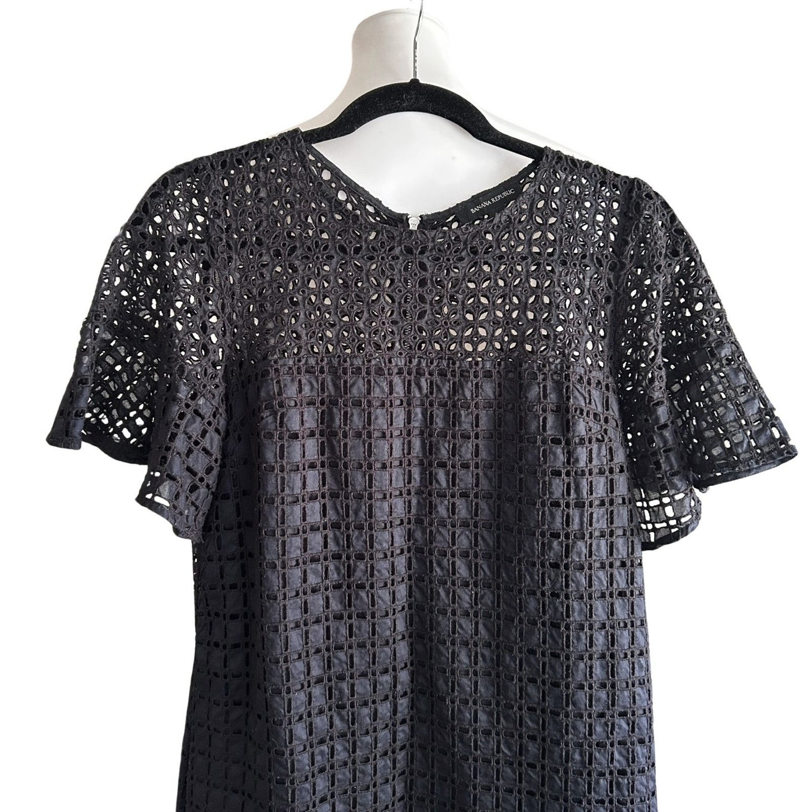 Banana Republic Banana Republic Eyelet Babydoll Dress Sz 4, Navy/Black Size S / US 4 / IT 40 - 2 Thumbnail