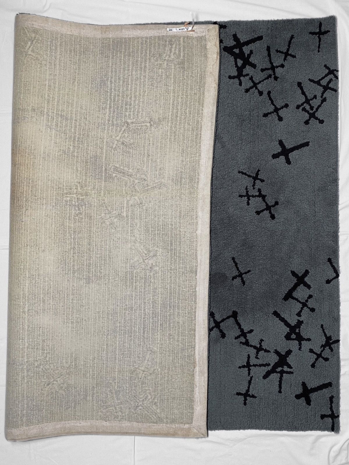 Undercover Undercover AW02 "Witches Cell Division" Cross Rug Size ONE SIZE - 9 Thumbnail