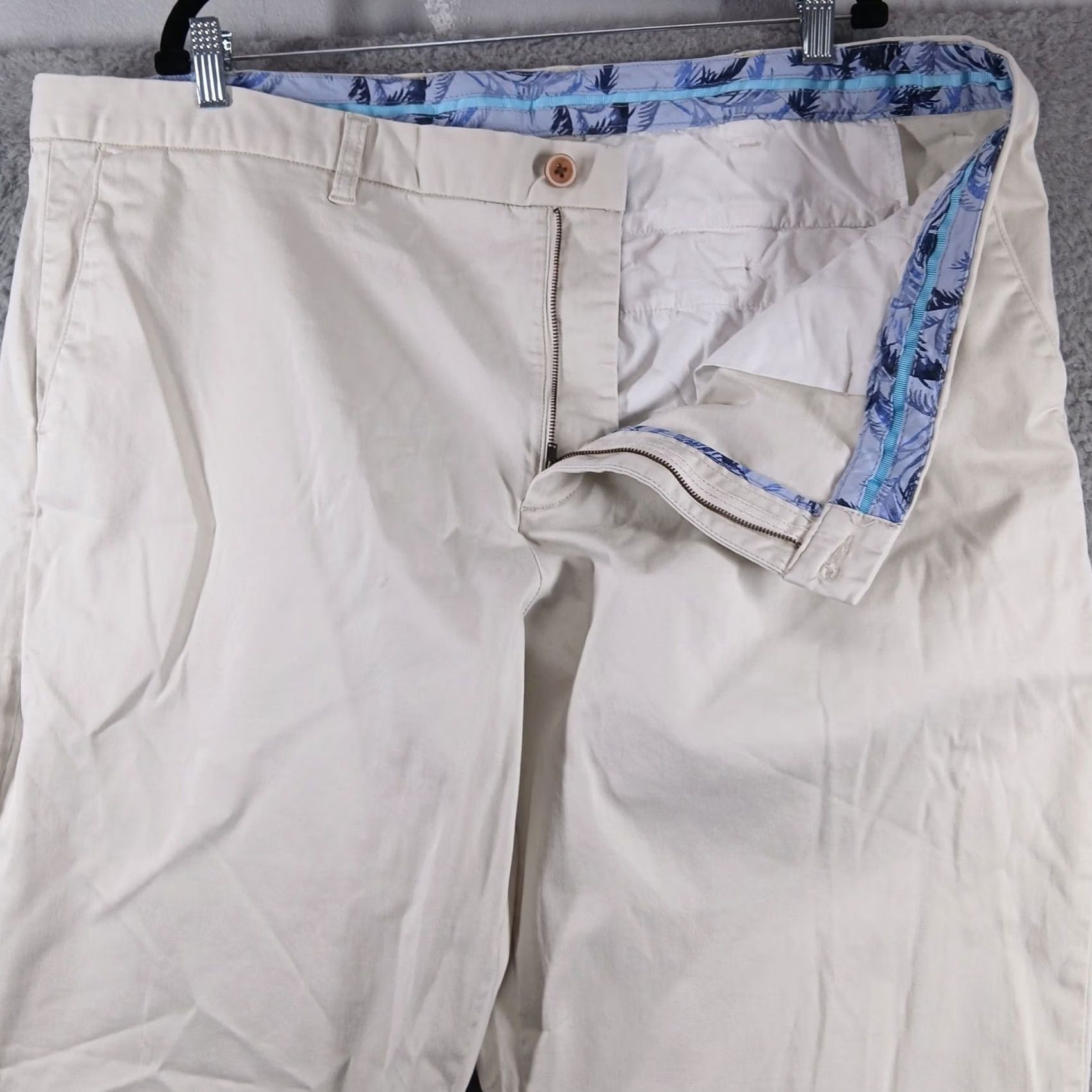 Tommy Bahama Tommy Bahama Boracay Chino Pants Cotton Blend Stretch 46x30 Khaki Stone Casual, Travel Mens Big & Tall 46 Ivory Solid 90s Era Not Applicable Size US 30 / EU 46 - 7 Thumbnail