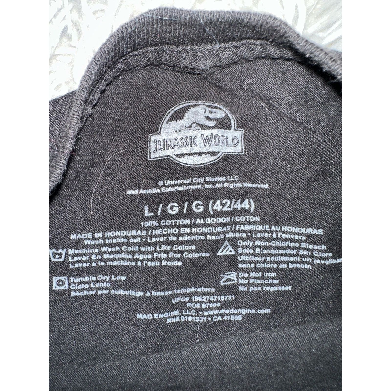 Universal Studios Jurassic Park L Black Shirt Life Finds A Way Size US L / EU 52-54 / 3 - 2 Thumbnail