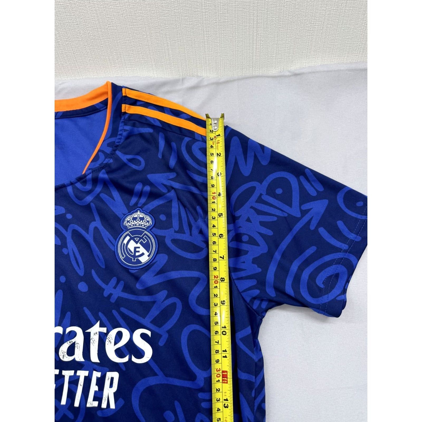 Adidas Adidas Real Madrid Graffiti Jersey XL Victory Blue 2021 PRIMEGREEN Jersey Unisex Adult XL Victory Blue Graffiti 2021 PRIMEGREEN Size US XL / EU 56 / 4 - 6 Thumbnail
