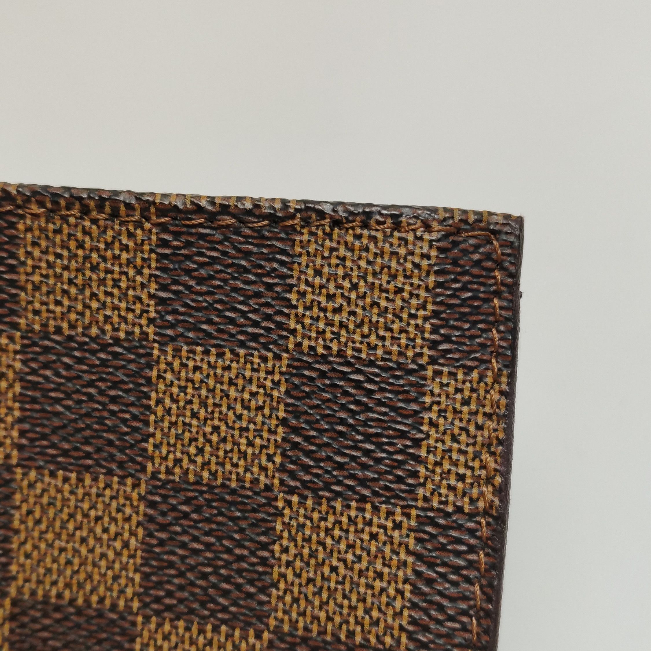 Louis Vuitton Louis Vuitton (LV) Bucket Pouch Cowhide Checkerboard Vintag Size ONE SIZE - 6 Thumbnail