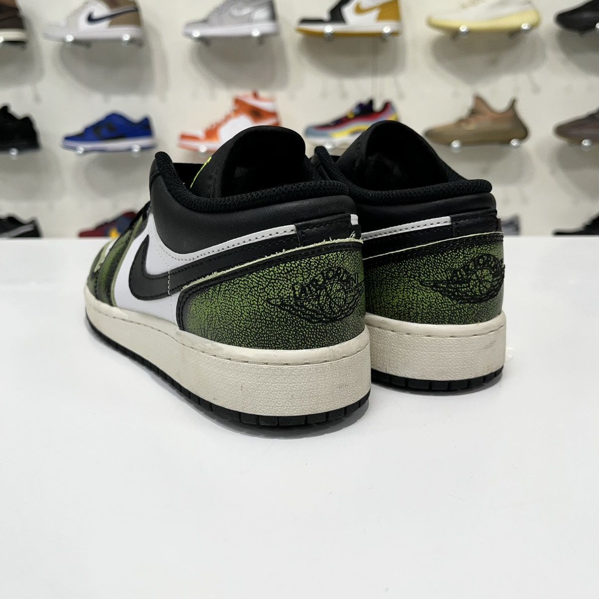Nike Air Jordan 1 Low Wear Away Electric Green (GS) Size US 5 / EU 37 - 4 Thumbnail