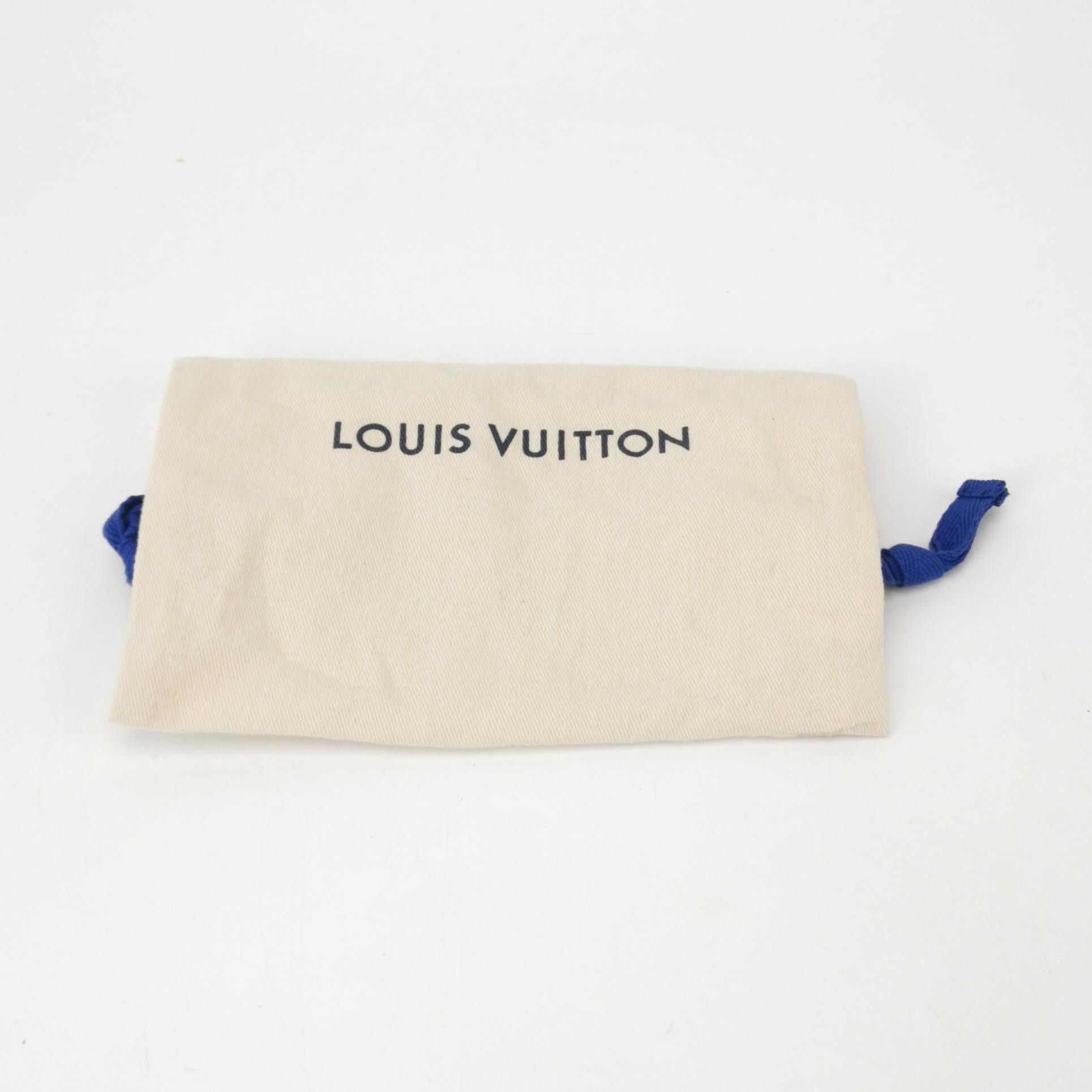Louis Vuitton Louis Vuitton (LV) Patent leather monogram embossed heart s Size ONE SIZE - 9 Thumbnail