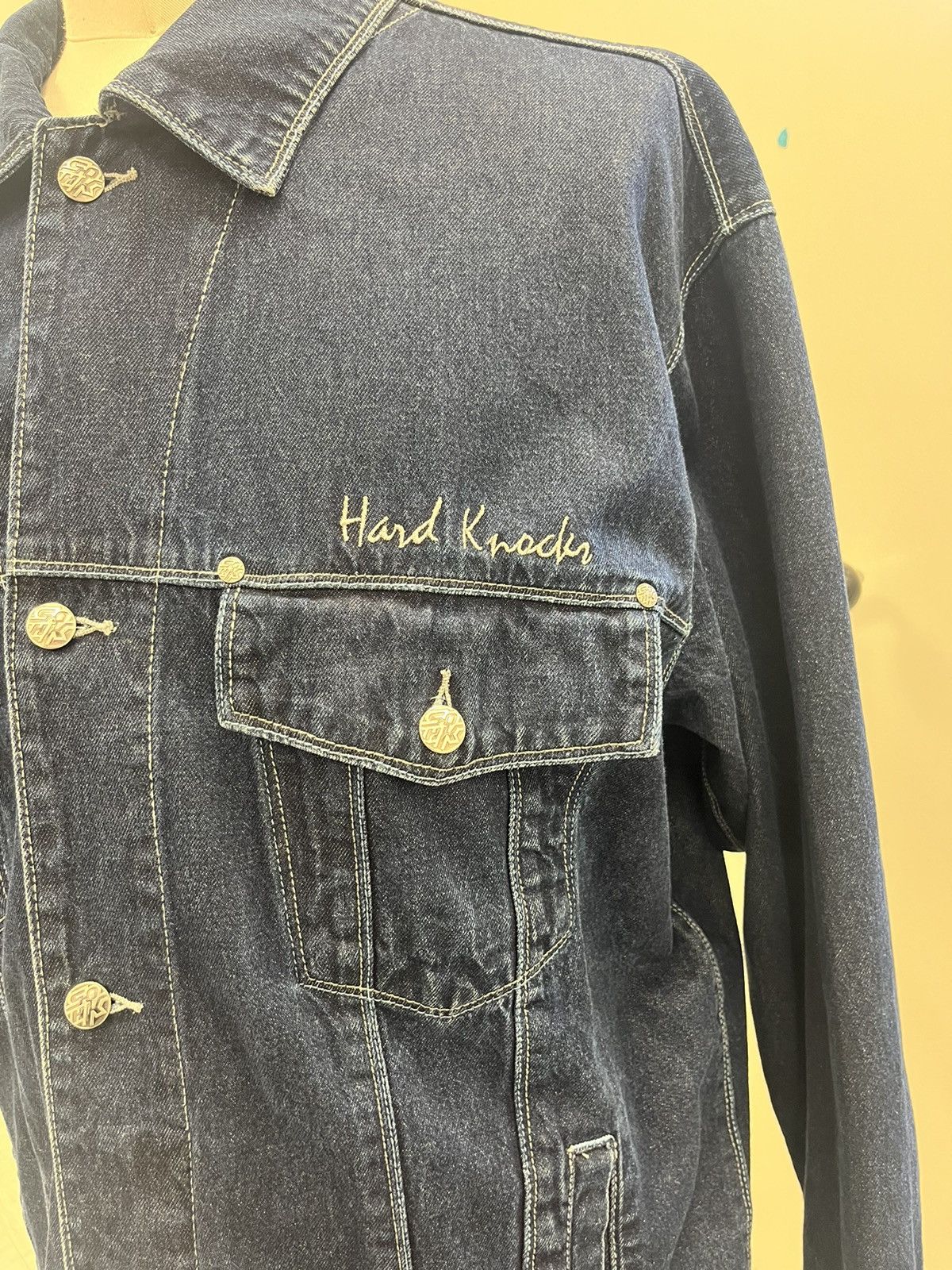 JNCO × Vintage VINTAGE RARE SCHOOL OF HARD KNOCKS DENIM JACKET Size US XL / EU 56 / 4 - 3 Thumbnail