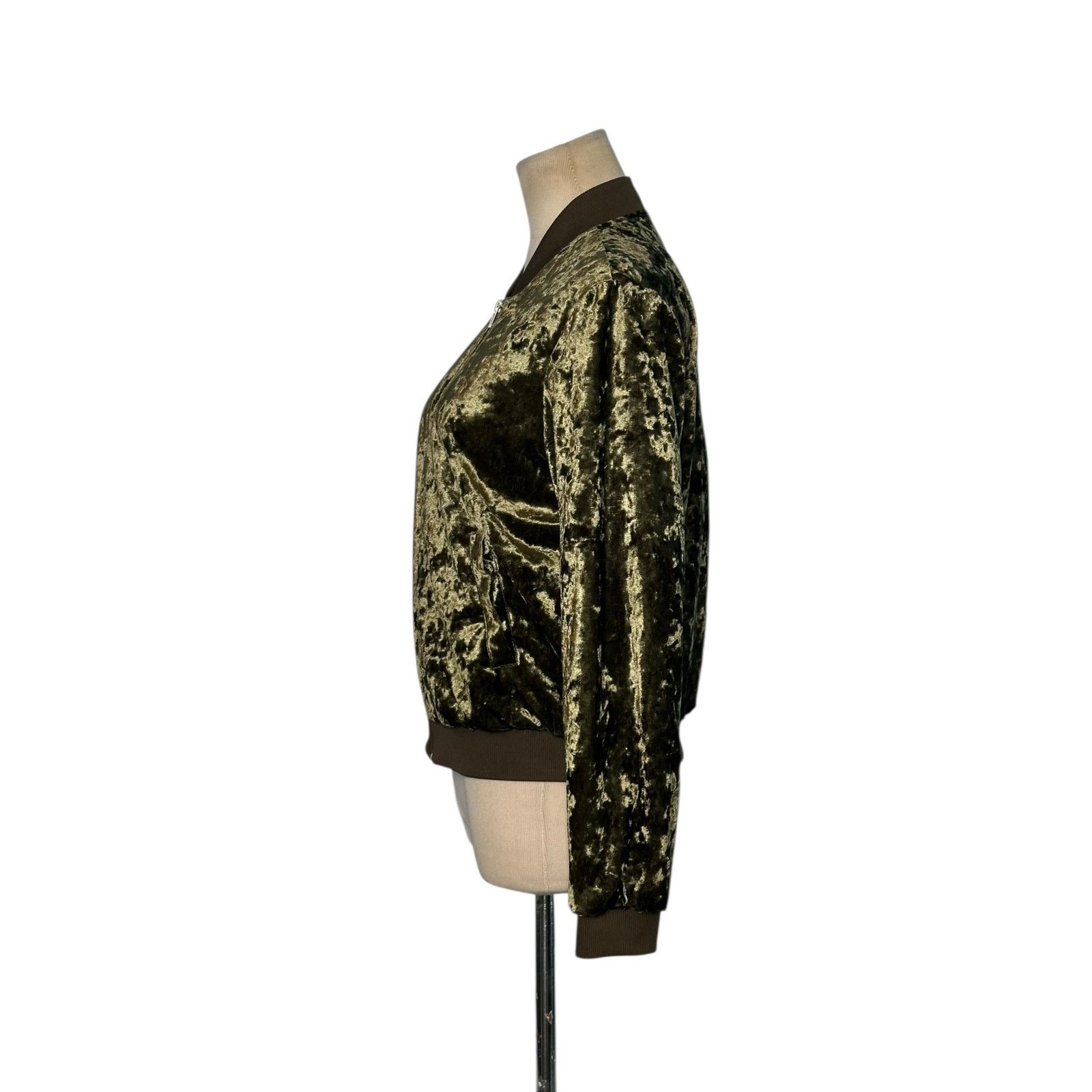 Forever 21 Forever 21 green velvet full zipper jacket size Small Size S / US 4 / IT 40 - 9 Thumbnail