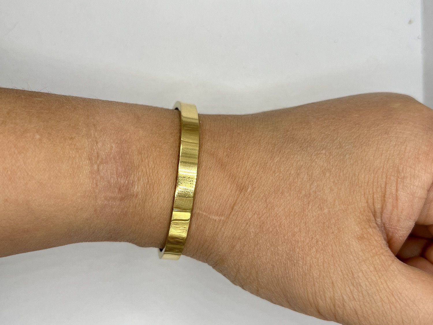 Jewelry Simple Gold Stainless Steel Bangle Bracelet Size ONE SIZE - 6 Thumbnail