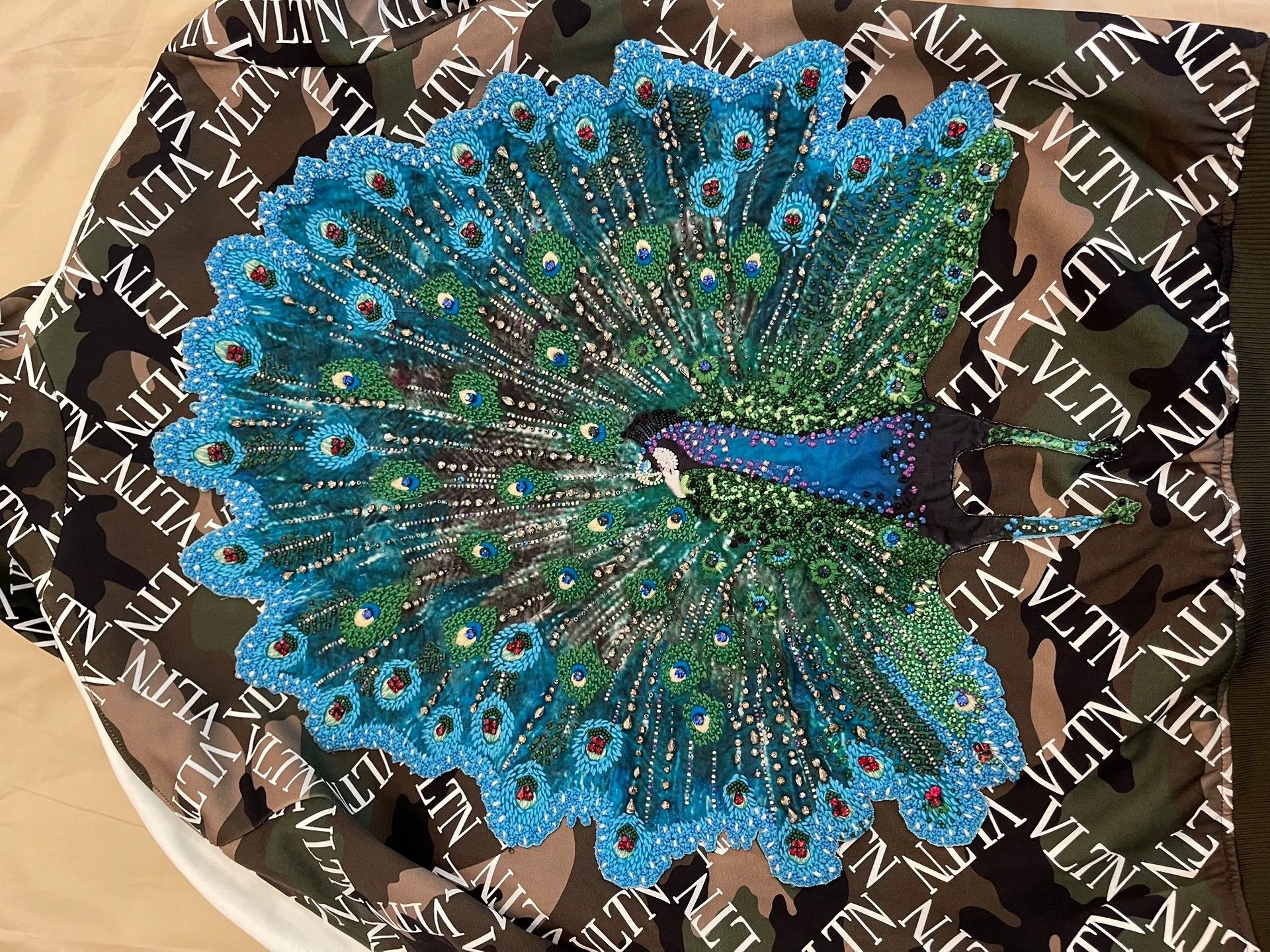 Valentino Valentino Runway Logo Peacock Beaded M 185/96A Jacket Size US M / EU 48-50 / 2 - 6 Thumbnail