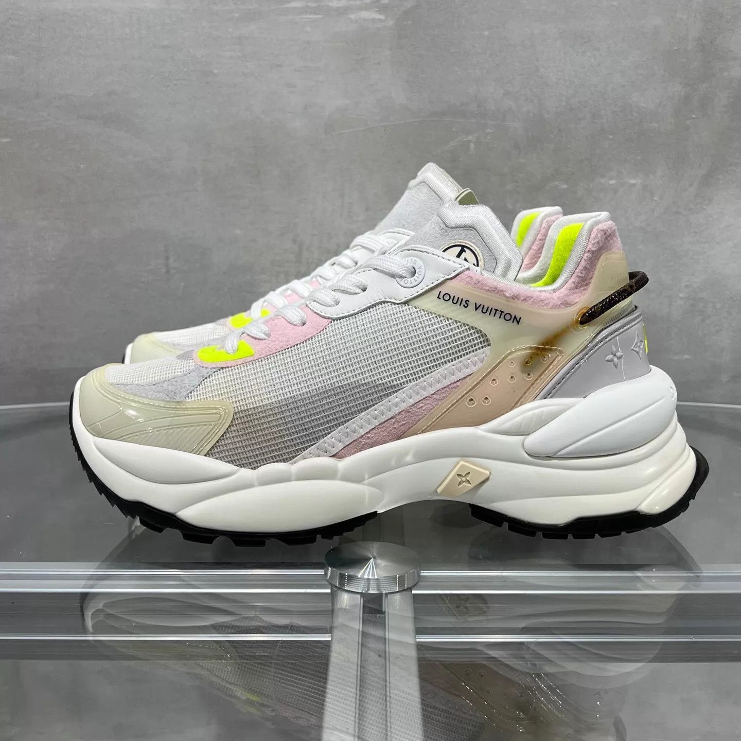 Louis Vuitton LV Run 55 White Green Sneakers UK3 37 YH25839 Size US 6.5 / IT 36.5 - 3 Thumbnail