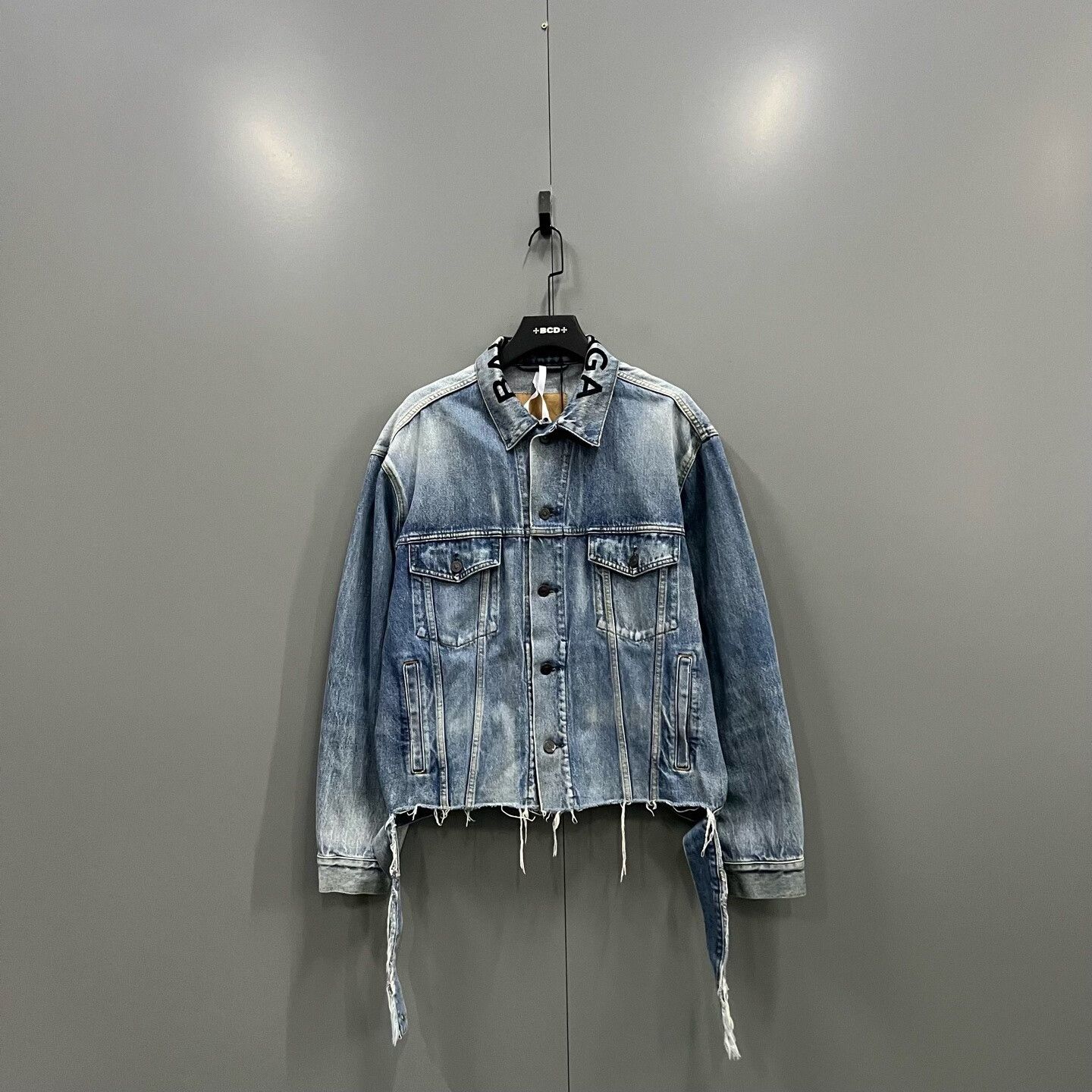Balenciaga balenciaga embroidered logo denim jacket Size US S / EU 44-46 / 1 - 1 Thumbnail