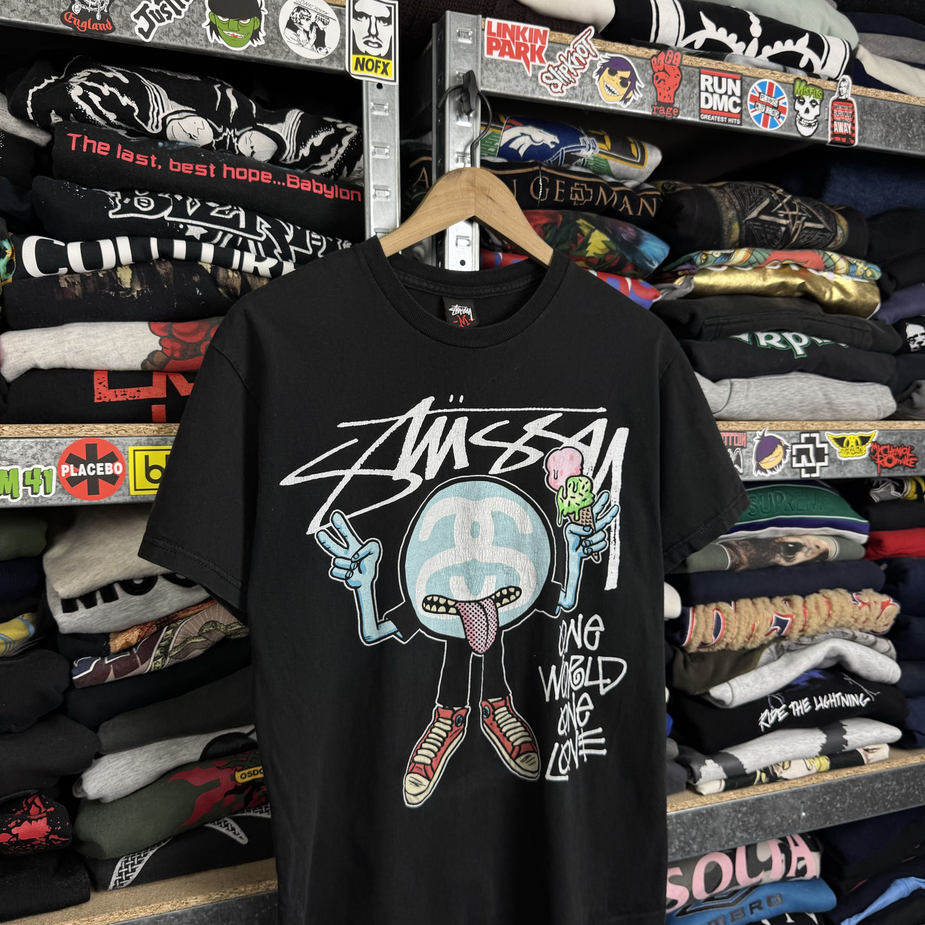 Stussy VINTAGE 2000s STUSSY ONE WORLD ONE LOVE T-SHIRT MEDIUM Size US M / EU 48-50 / 2 - 2 Thumbnail