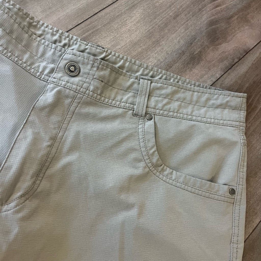 Kuhl Kuhl Khaki/Beige Athletic Cargo Shorts Men 40 Size US 40 / EU 56 - 2 Thumbnail